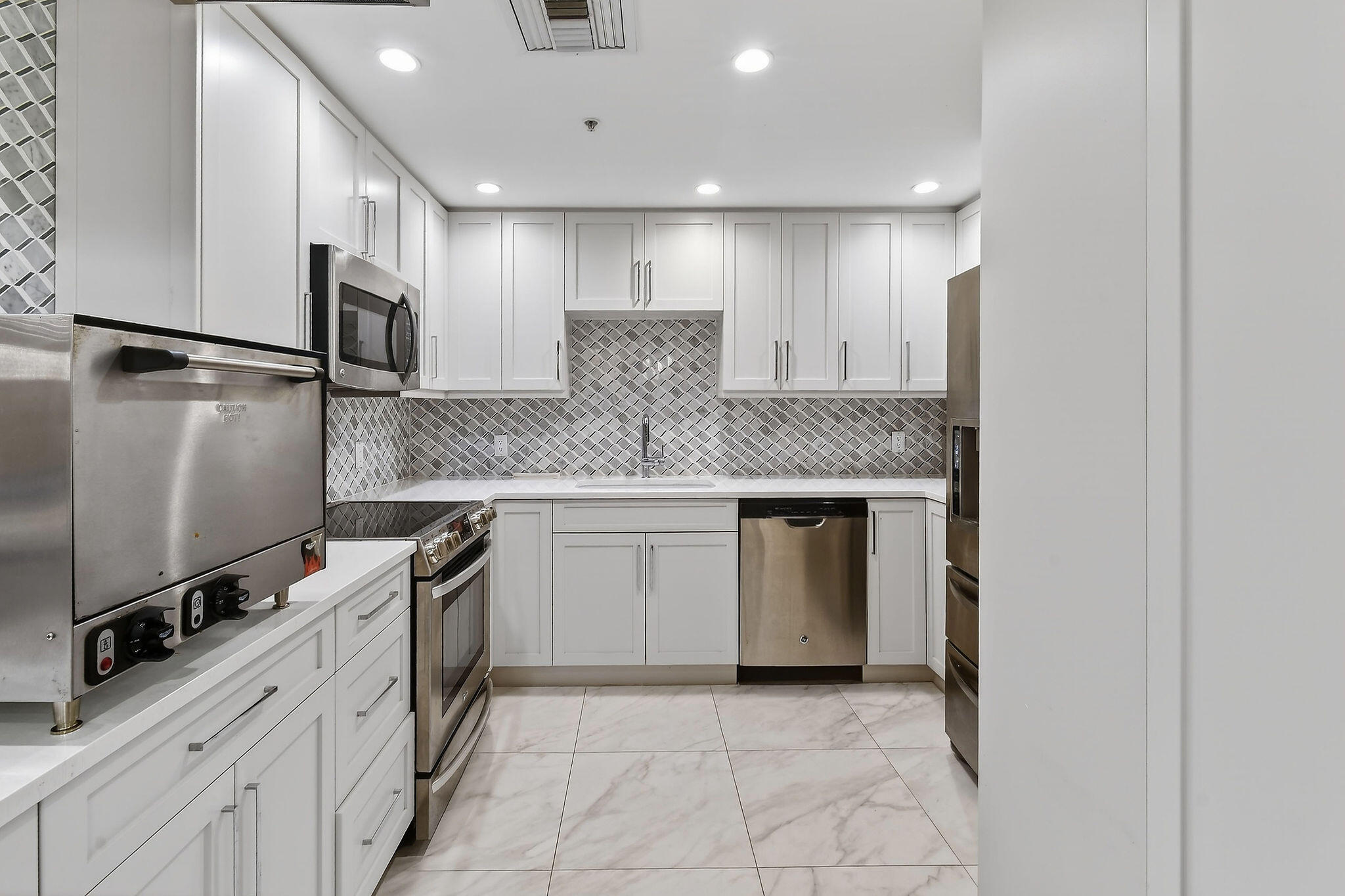 REACHES CONDO - Residential