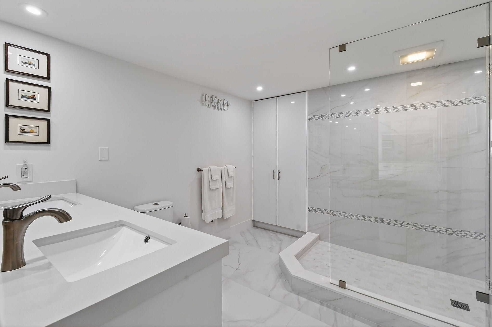 REACHES CONDO - Residential