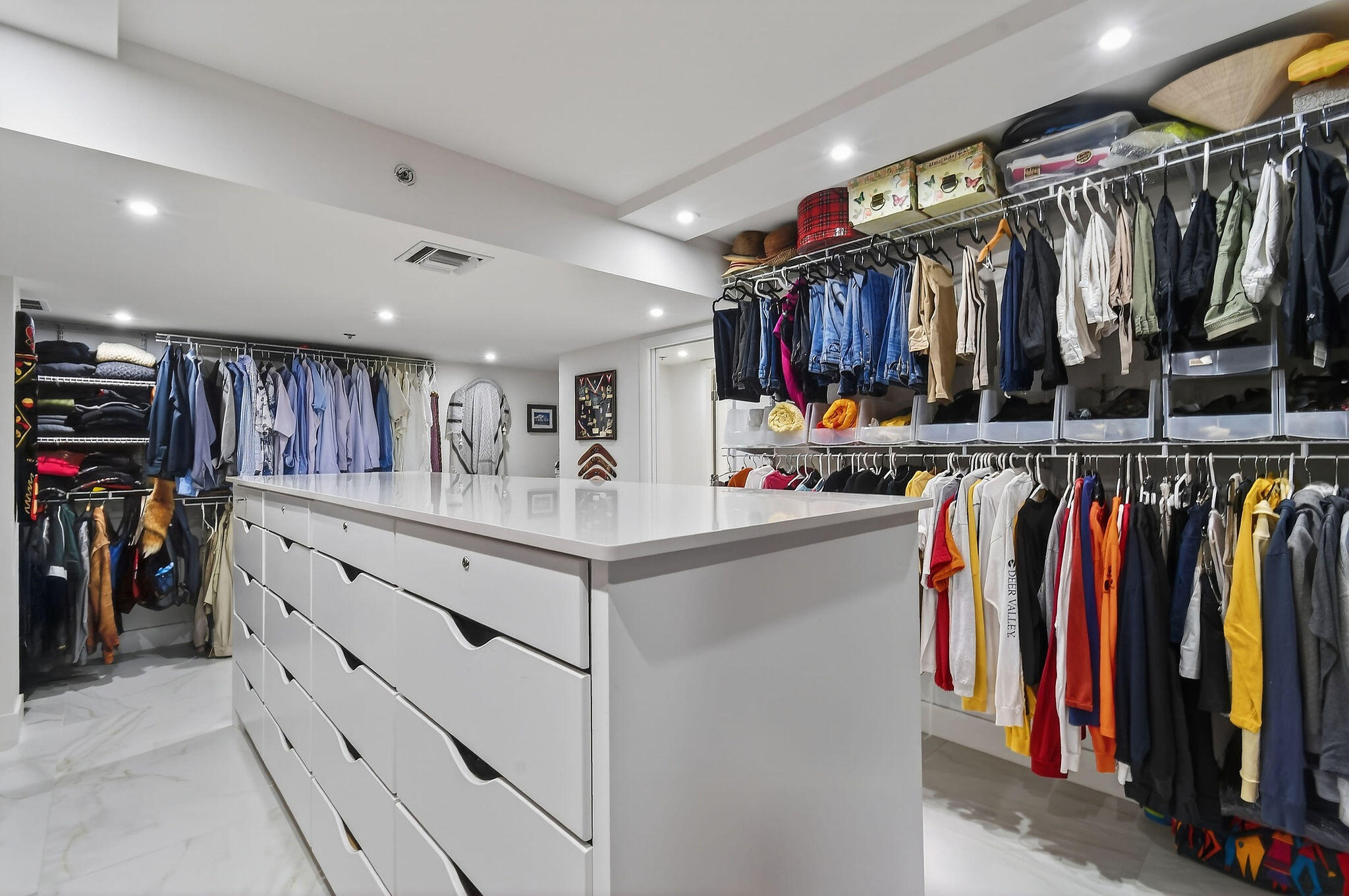 REACHES CONDO - Residential