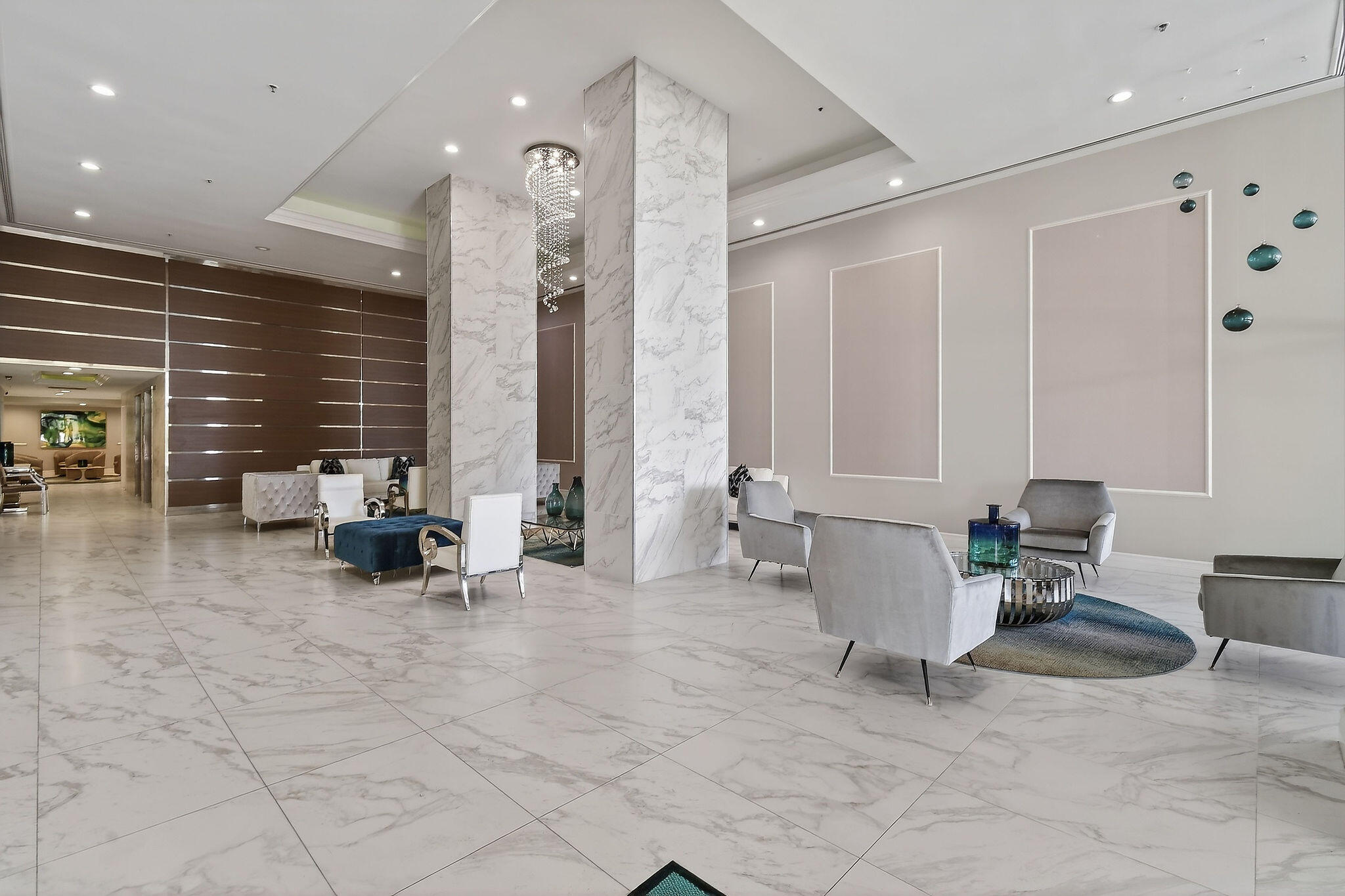 REACHES CONDO - Residential