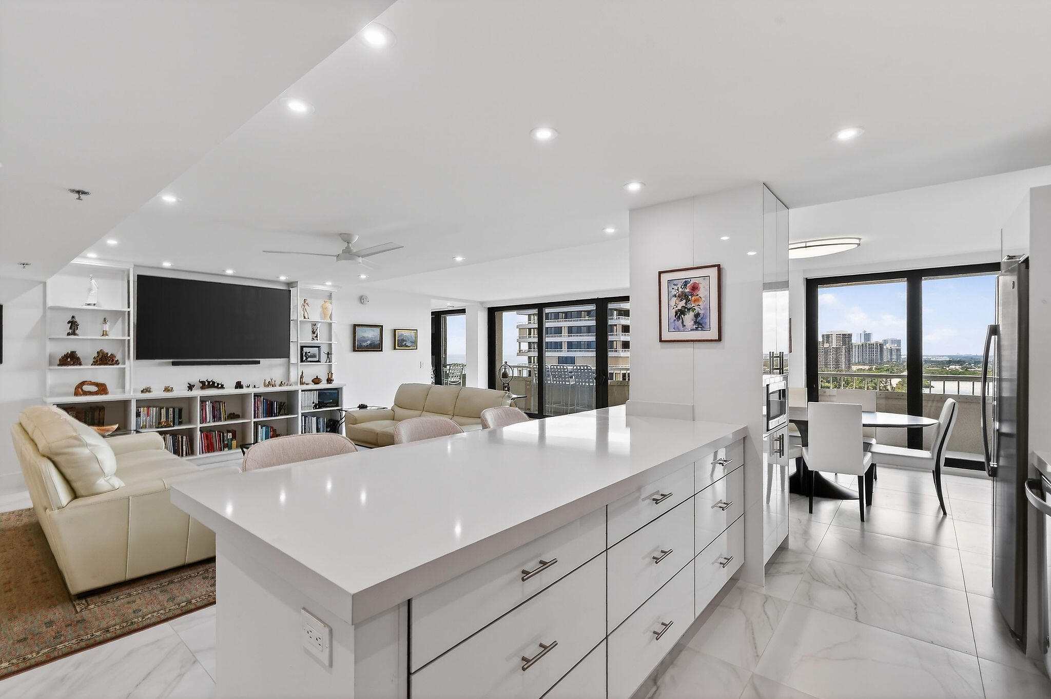 REACHES CONDO - Residential