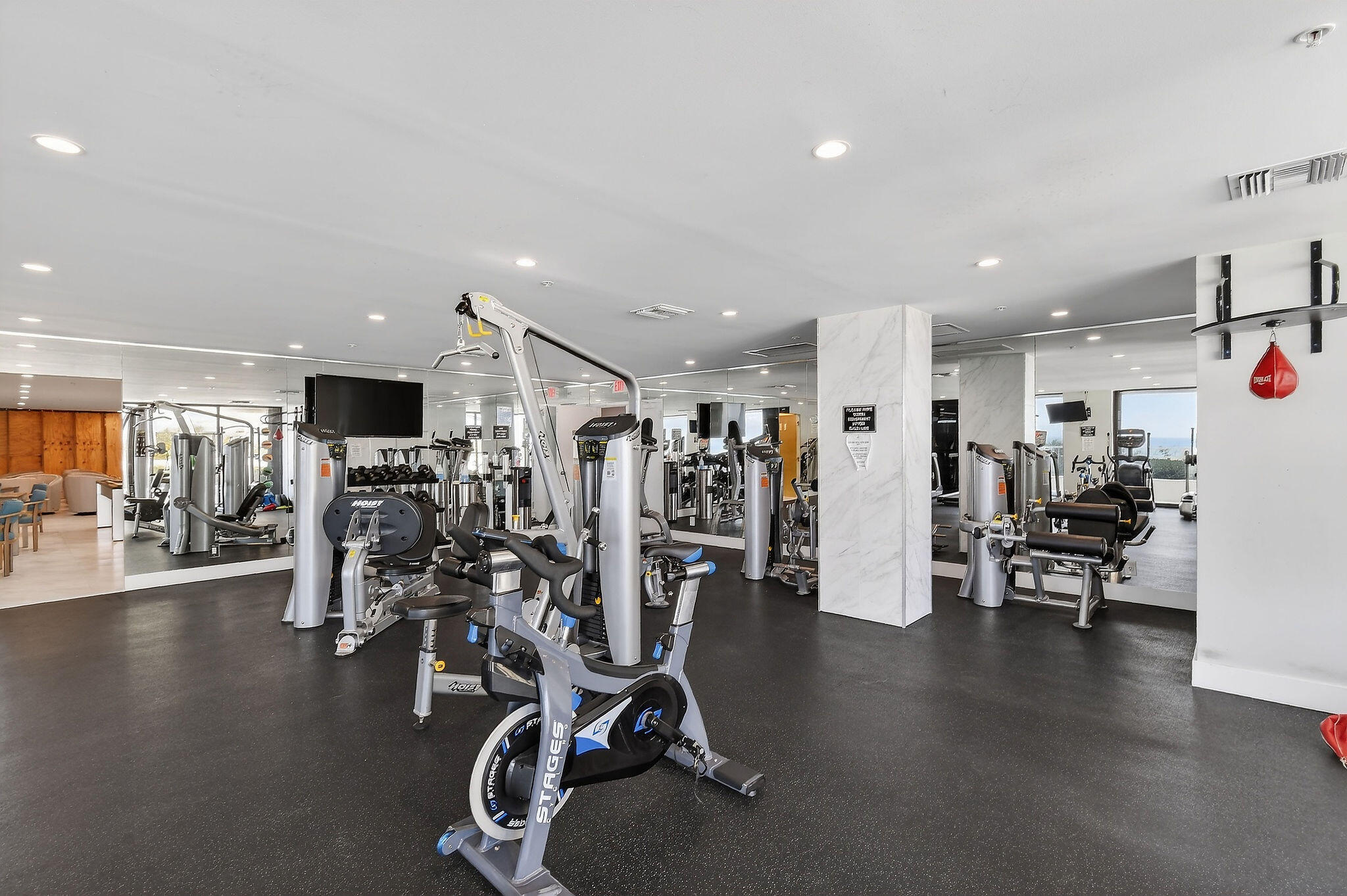 REACHES CONDO - Residential