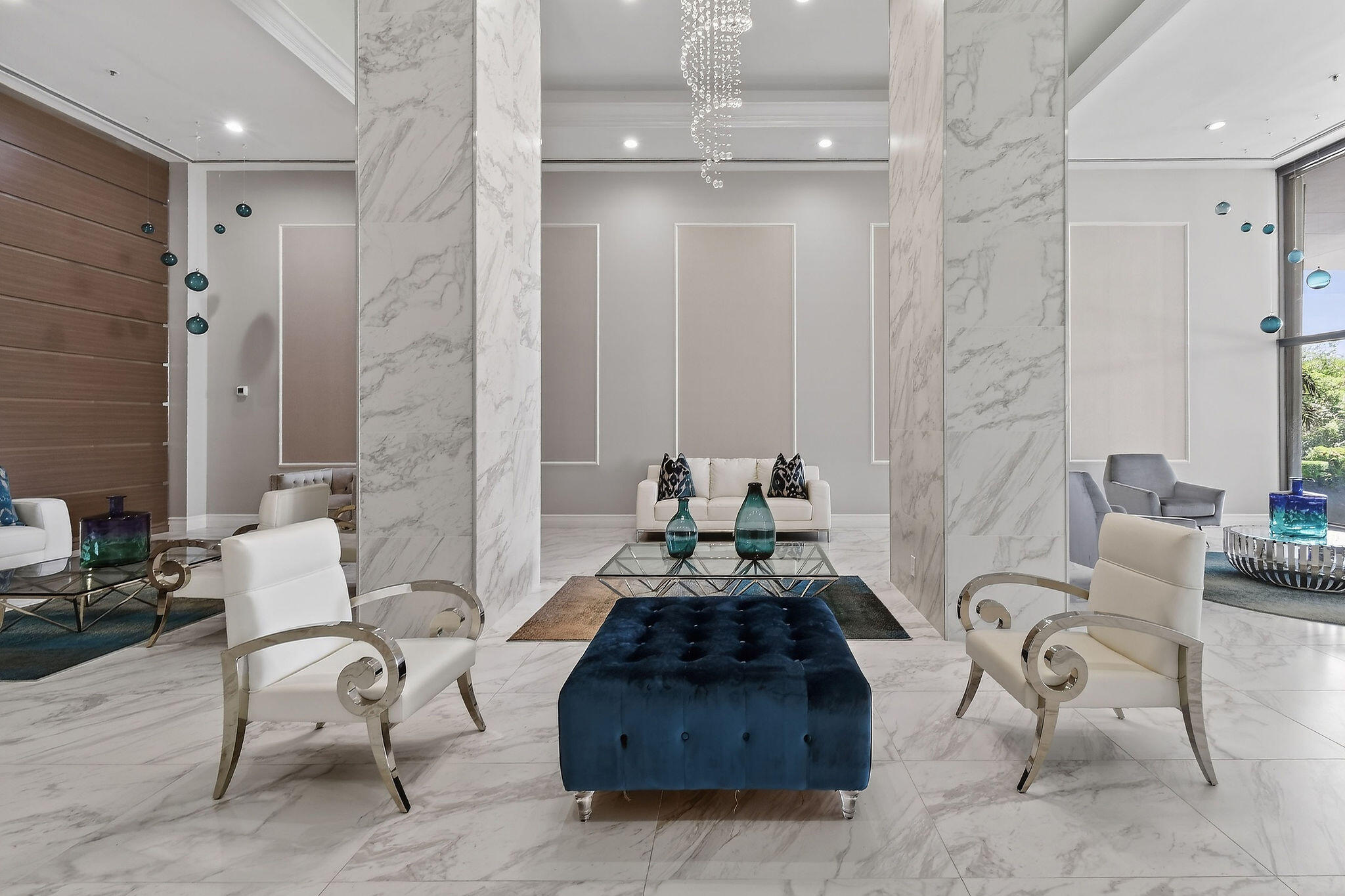 REACHES CONDO - Residential