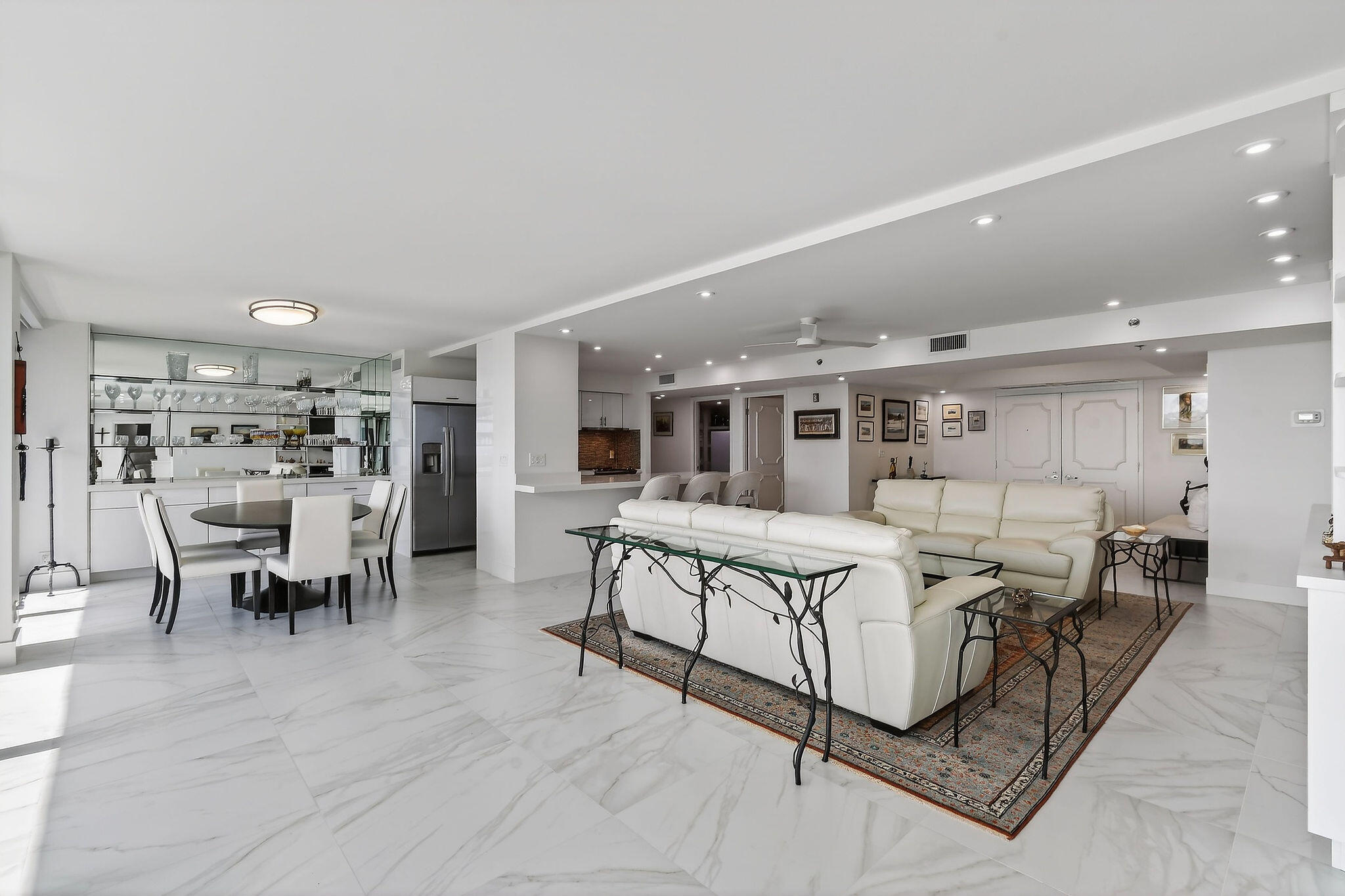 REACHES CONDO - Residential