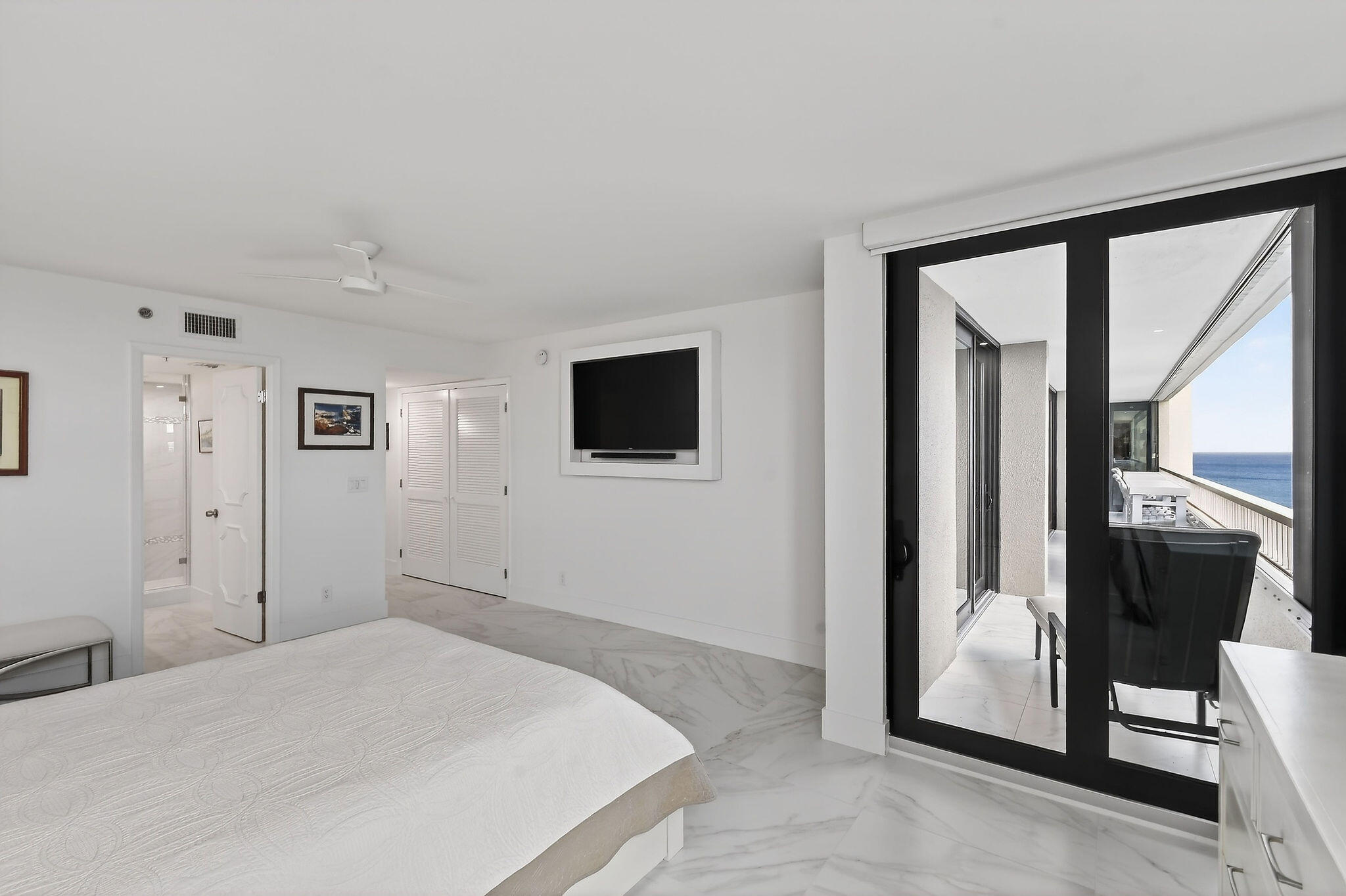 REACHES CONDO - Residential