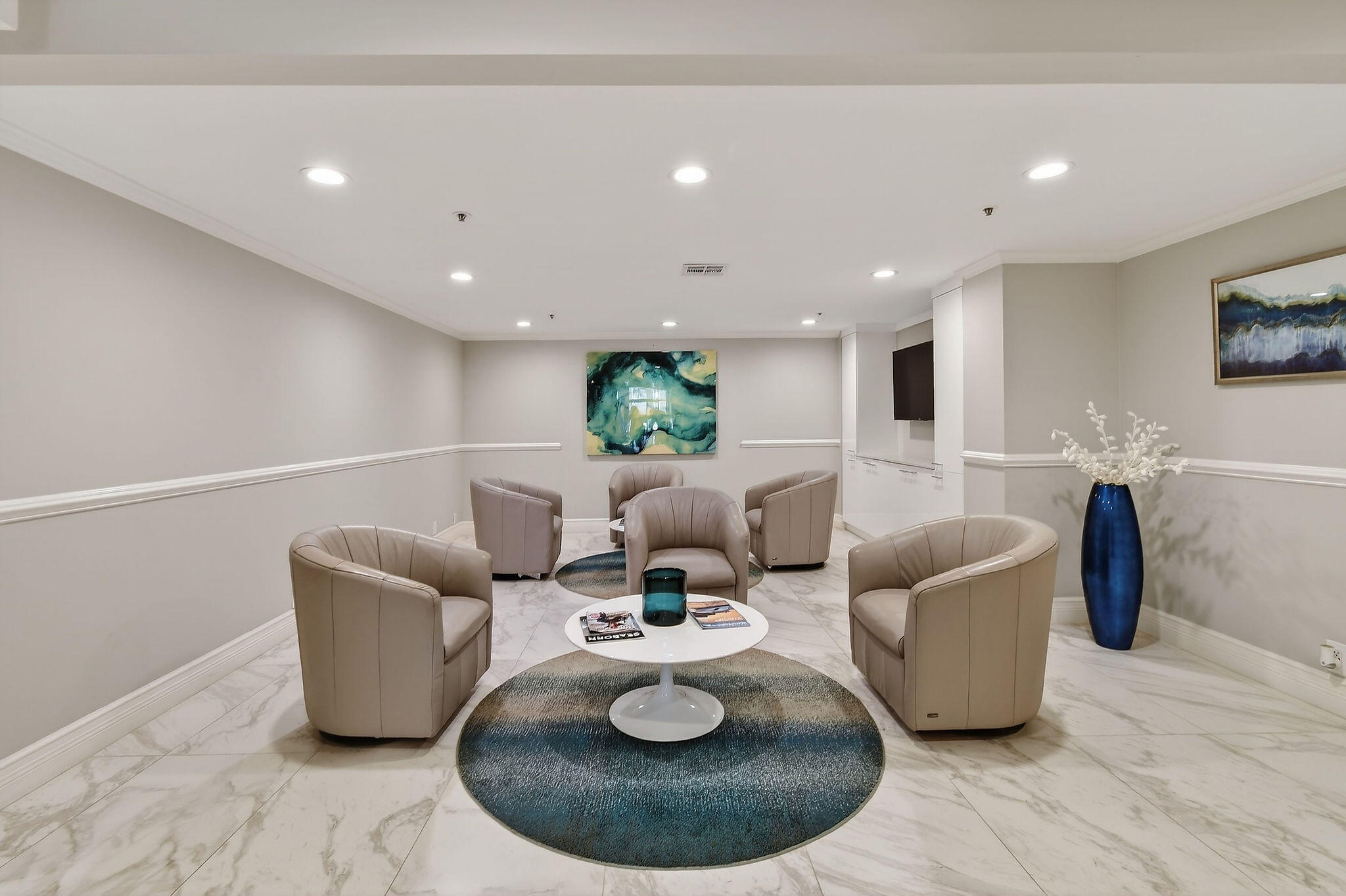 REACHES CONDO - Residential