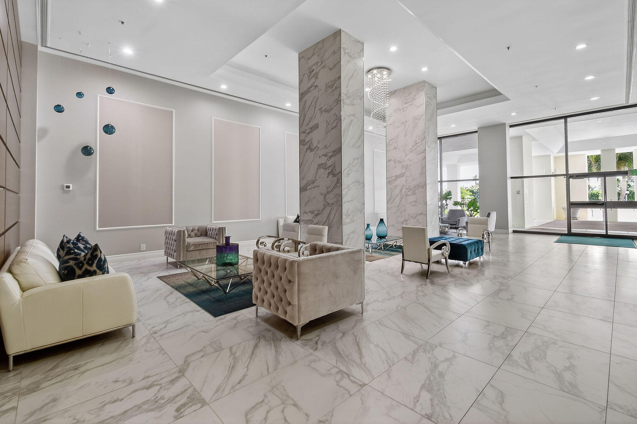 REACHES CONDO - Residential