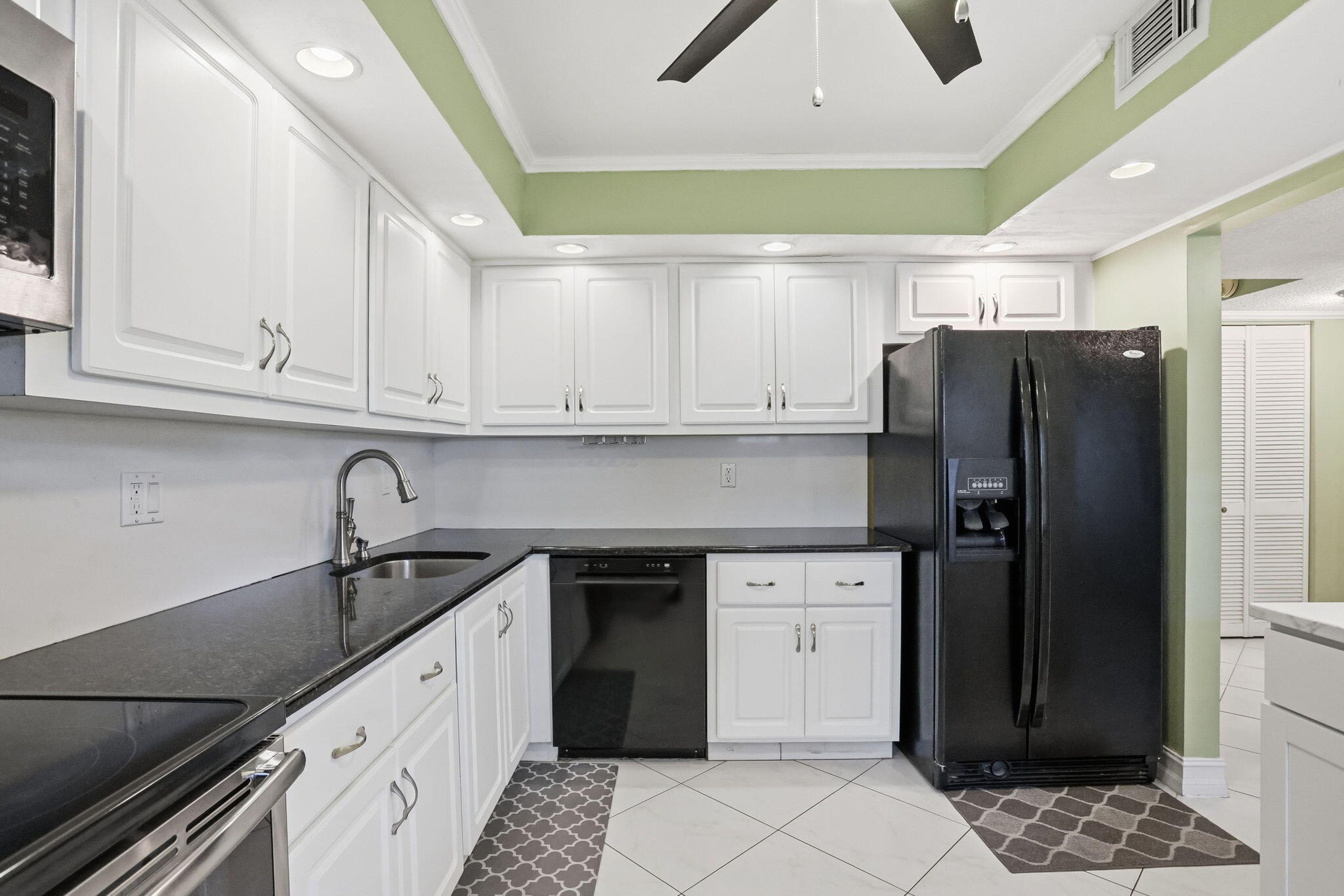 HILLSBORO LANDINGS CONDO NO TWO - Residential