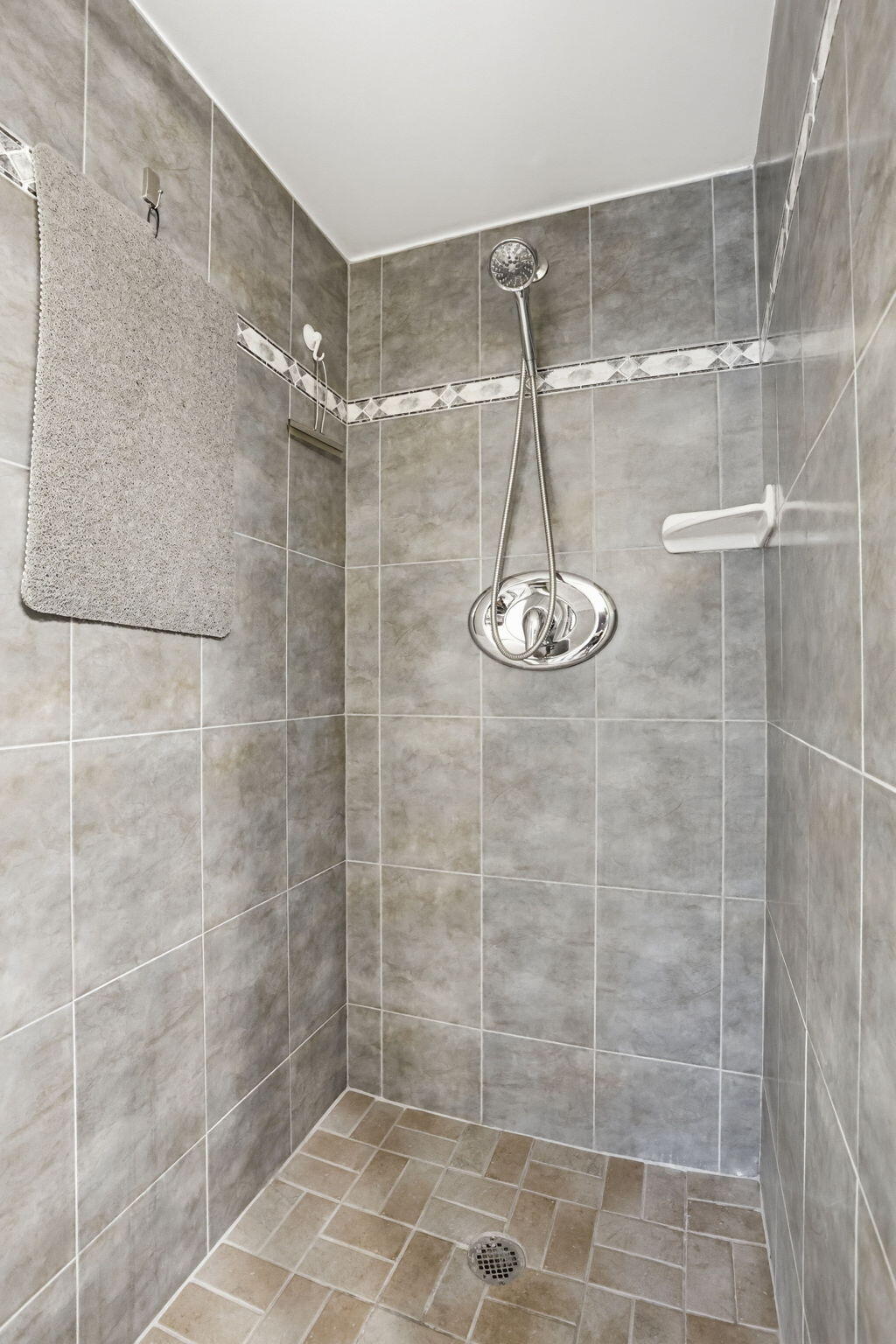 HILLSBORO LANDINGS CONDO NO TWO - Residential