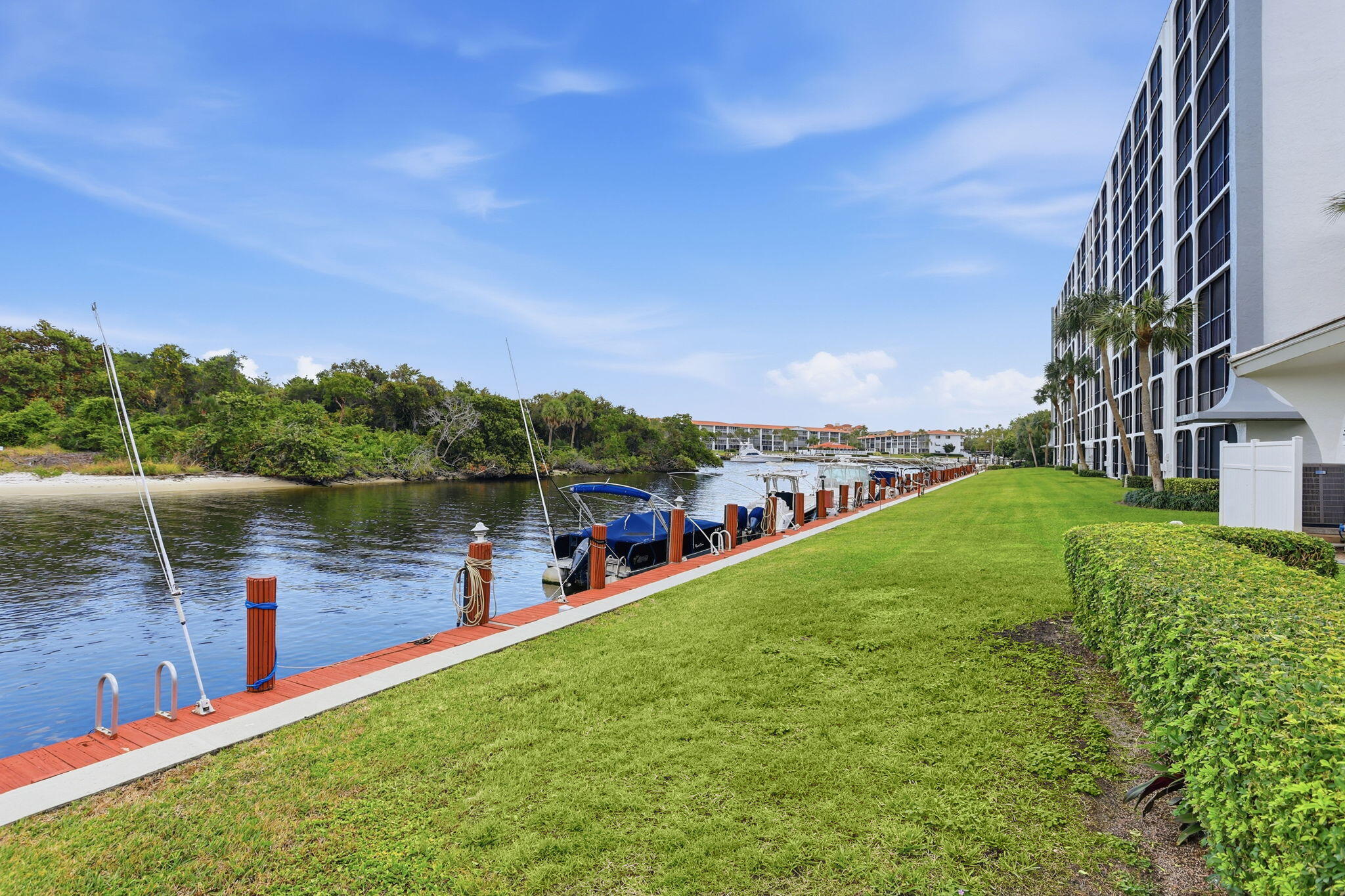 HILLSBORO LANDINGS CONDO NO TWO - Residential