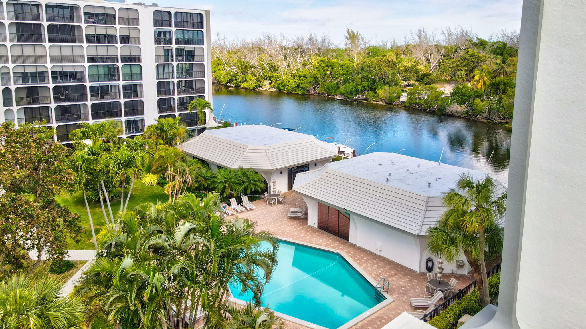 HILLSBORO LANDINGS CONDO NO TWO - Residential