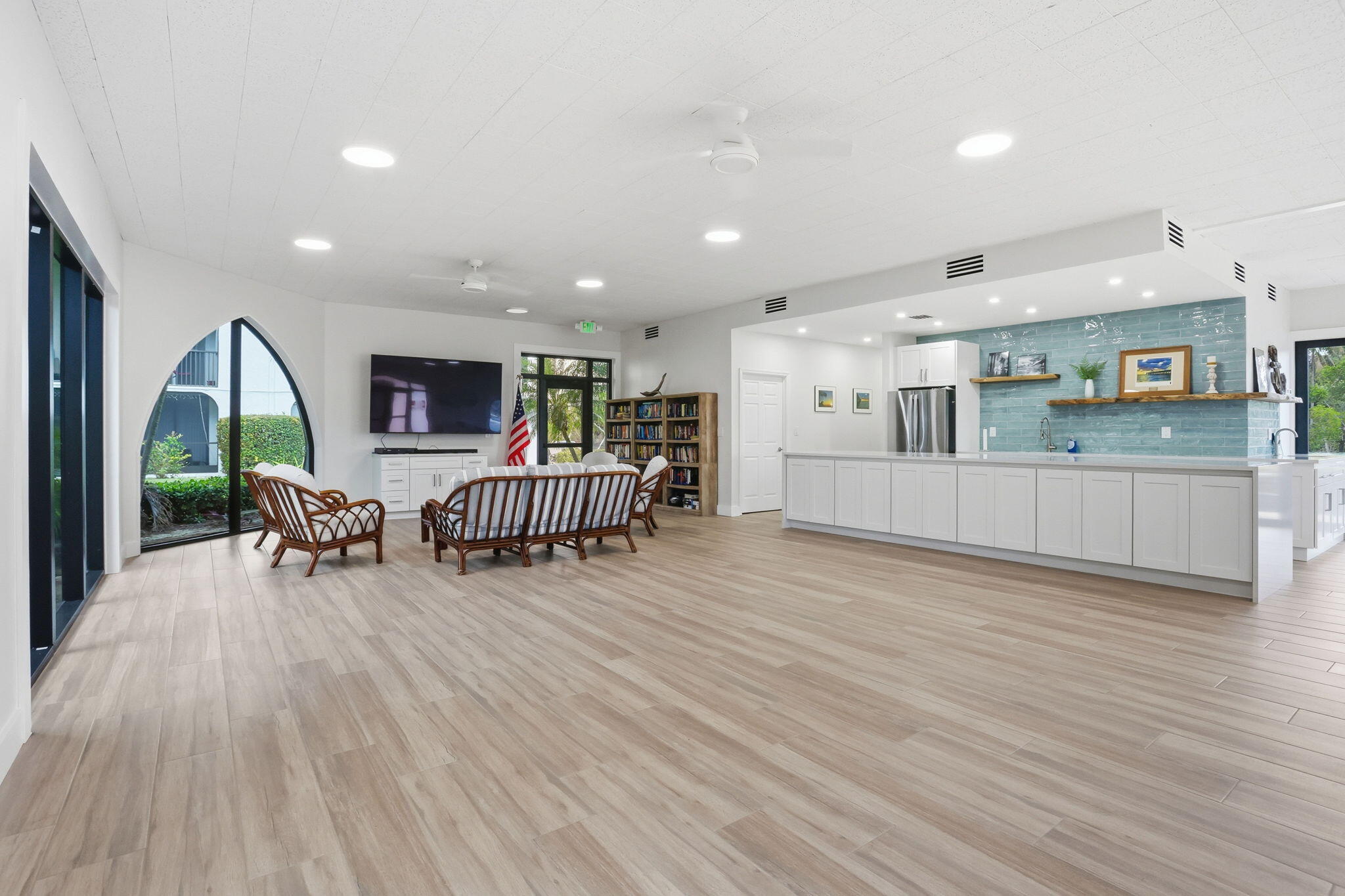 HILLSBORO LANDINGS CONDO NO TWO - Residential