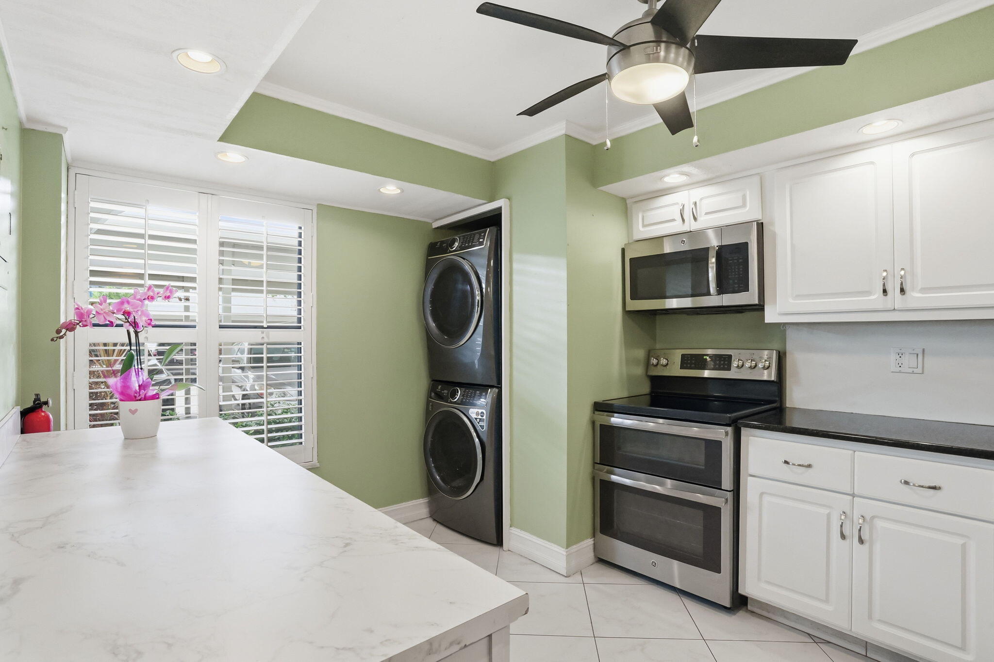 HILLSBORO LANDINGS CONDO NO TWO - Residential