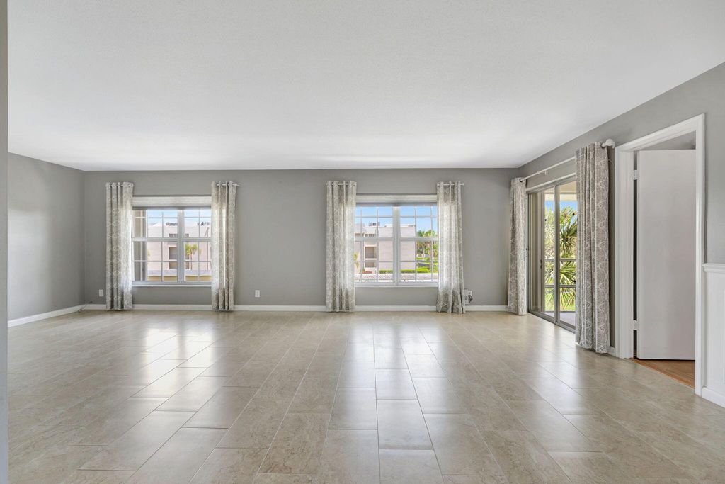 Photo of 5520 Tamberlane Circle #307, Palm Beach Gardens, FL 33418 (MLS # R11035313)