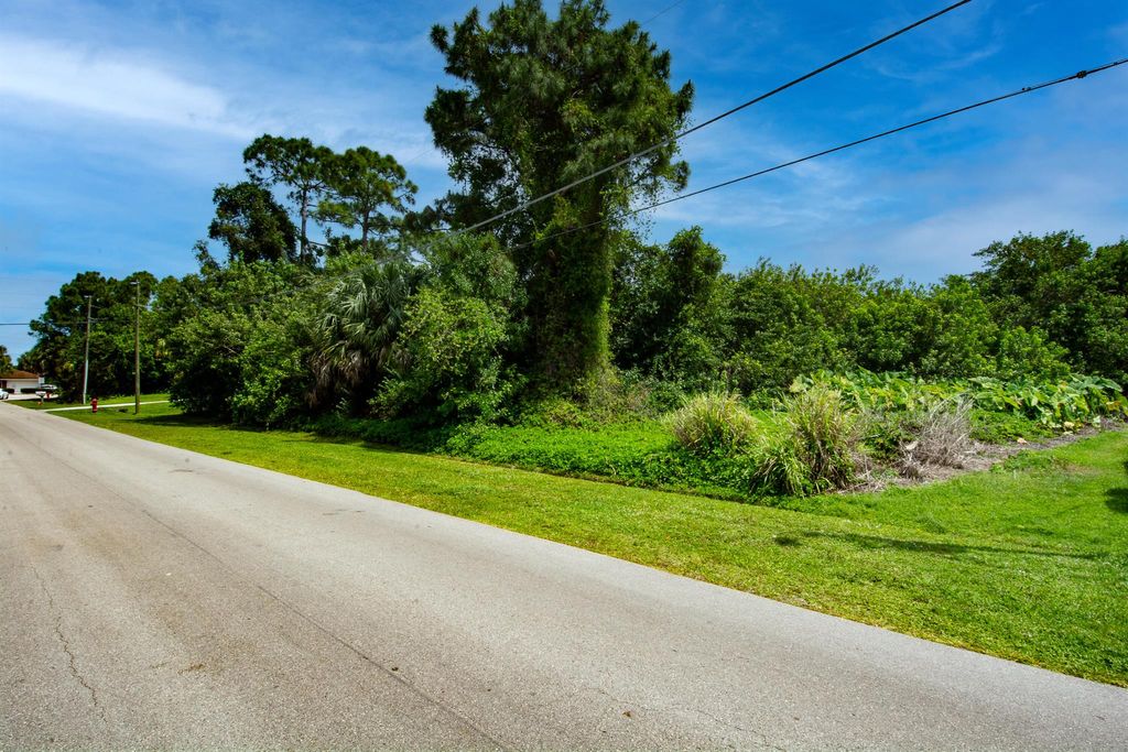 Photo of 2337 SE Saphire Terrace, Port Saint Lucie, FL 34952 (MLS # R10790611)