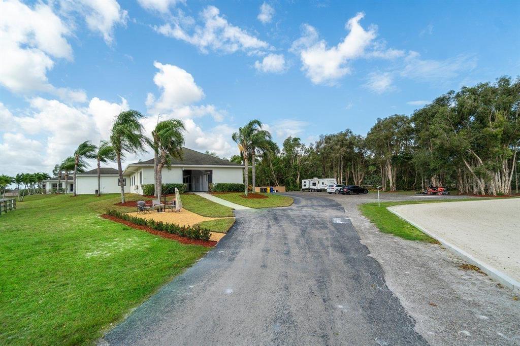 Palm Beach Point Sunglade - Residential