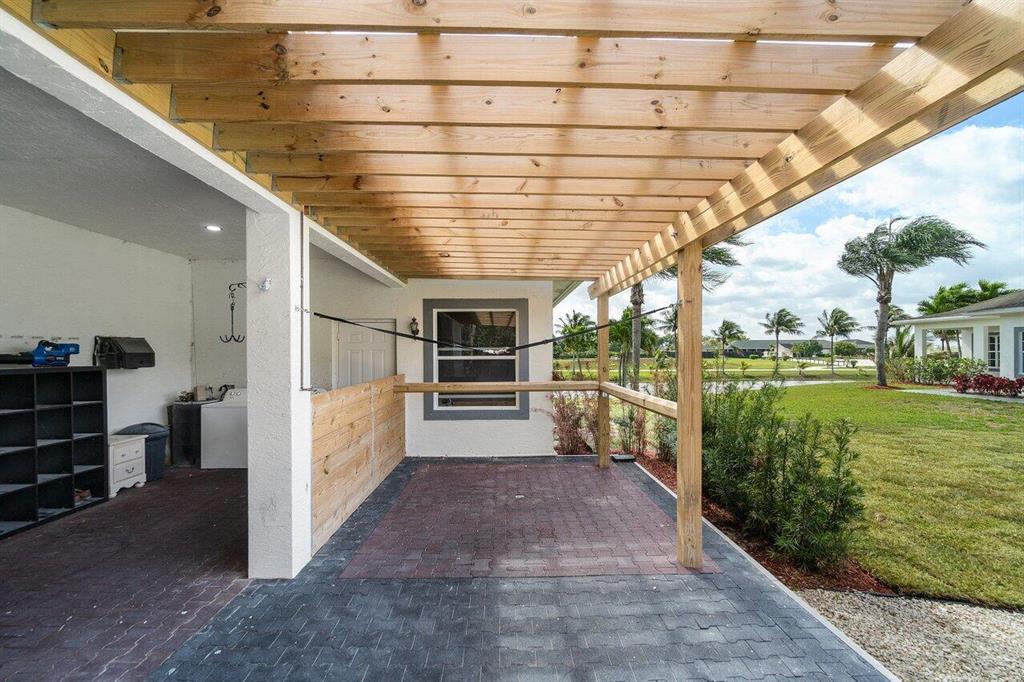 Palm Beach Point Sunglade - Residential