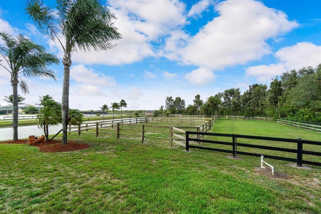 Palm Beach Point Sunglade - Residential