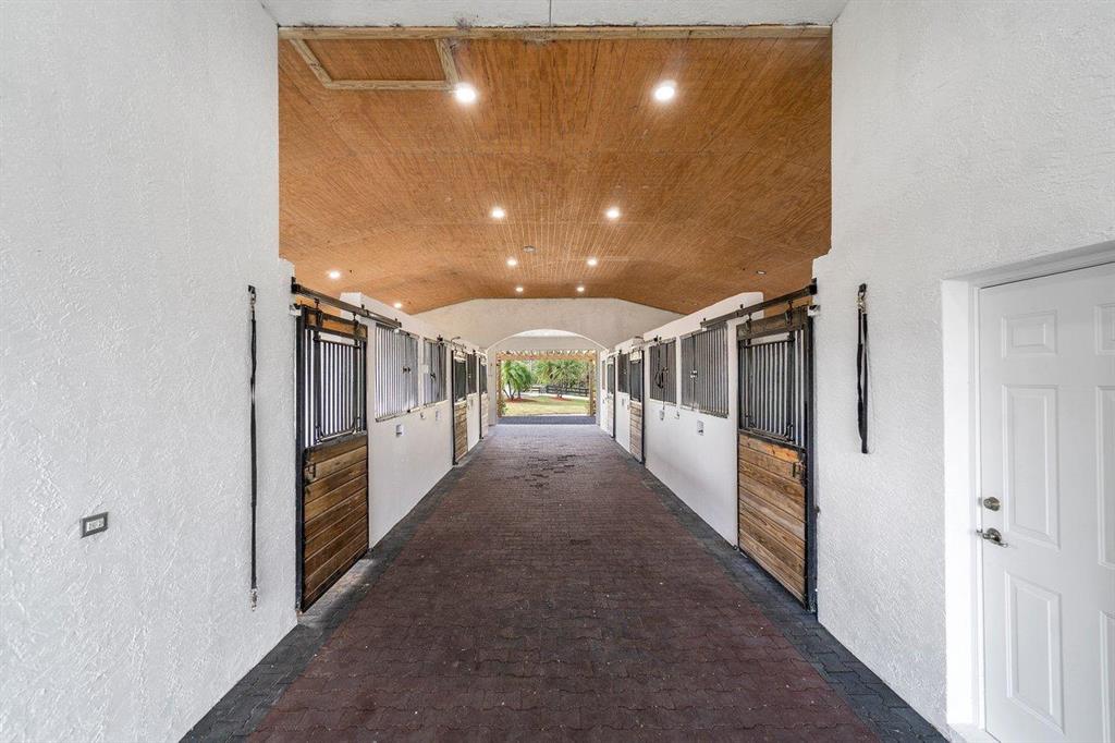 Palm Beach Point Sunglade - Residential