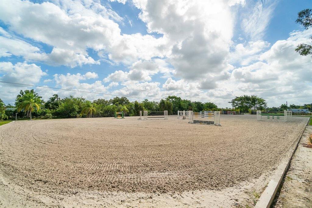 Palm Beach Point Sunglade - Residential