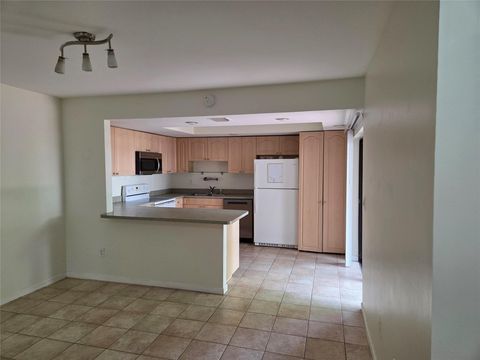 LOW HOA FEE TOWNHOUSES FOR SALE IN PALM BEACH COUNTY 12077 Regal Court Wellington FL 33414