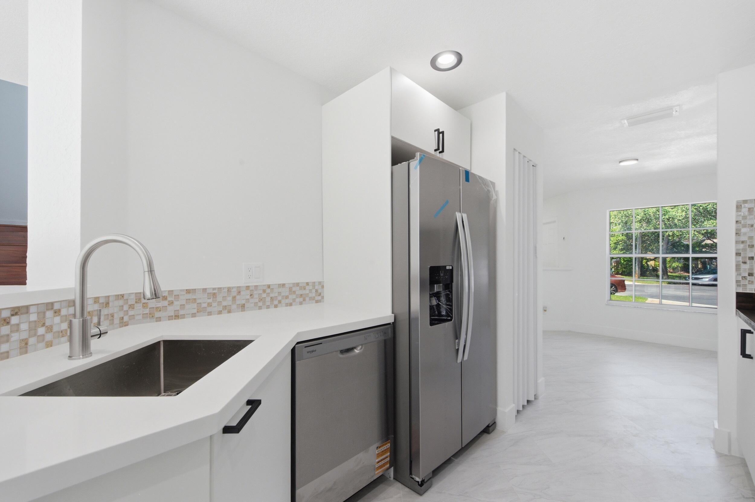 2824 NW 99th Terrace, Sunrise FL 33322