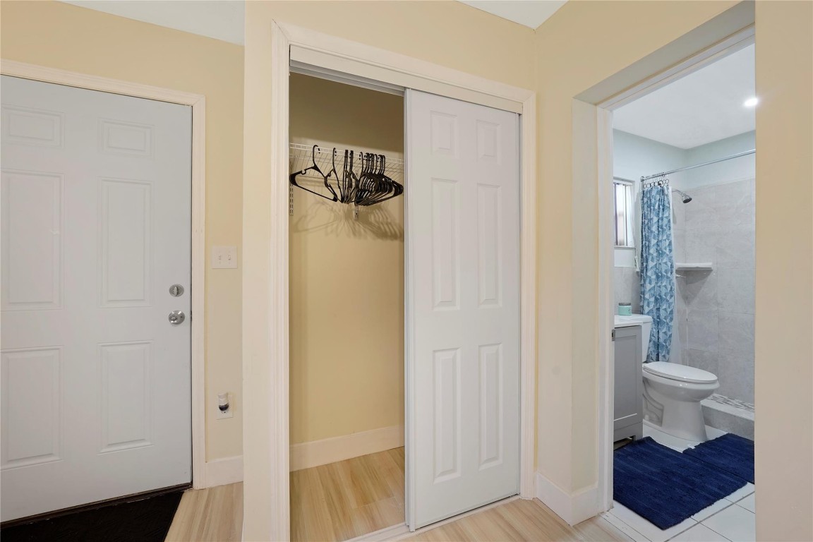 THE KNOLLS - Residential Lease