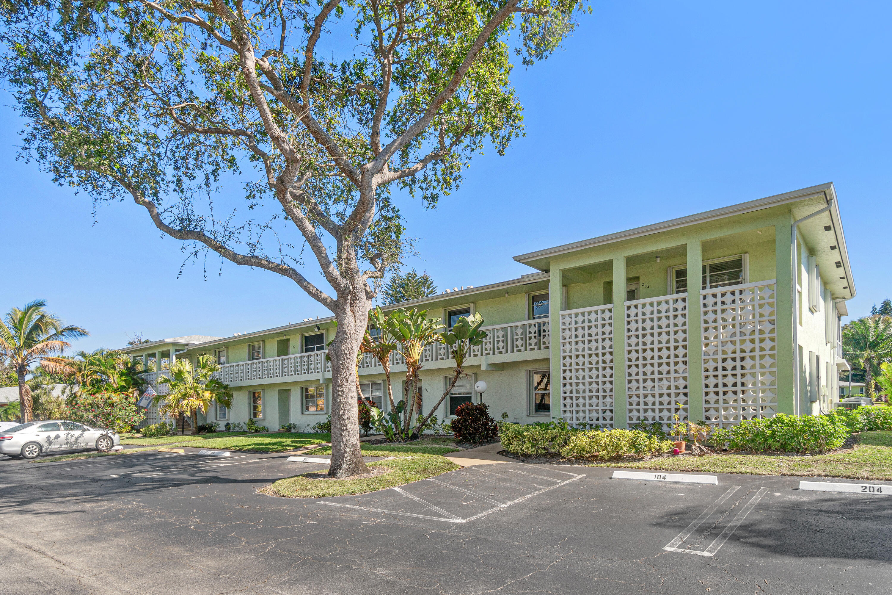 PINES OF DELRAY NORTH CONDO - Residential