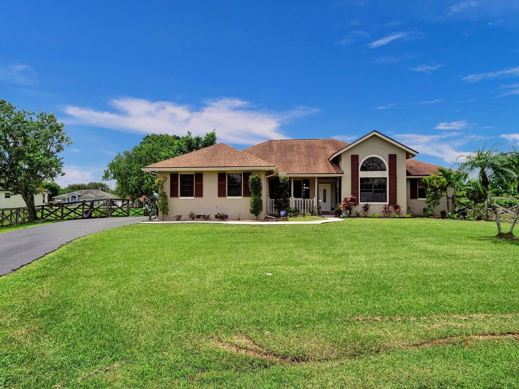 Photo of 20524 SW 52nd Mnr, Fort Lauderdale, FL 33332 (MLS # F10391800)