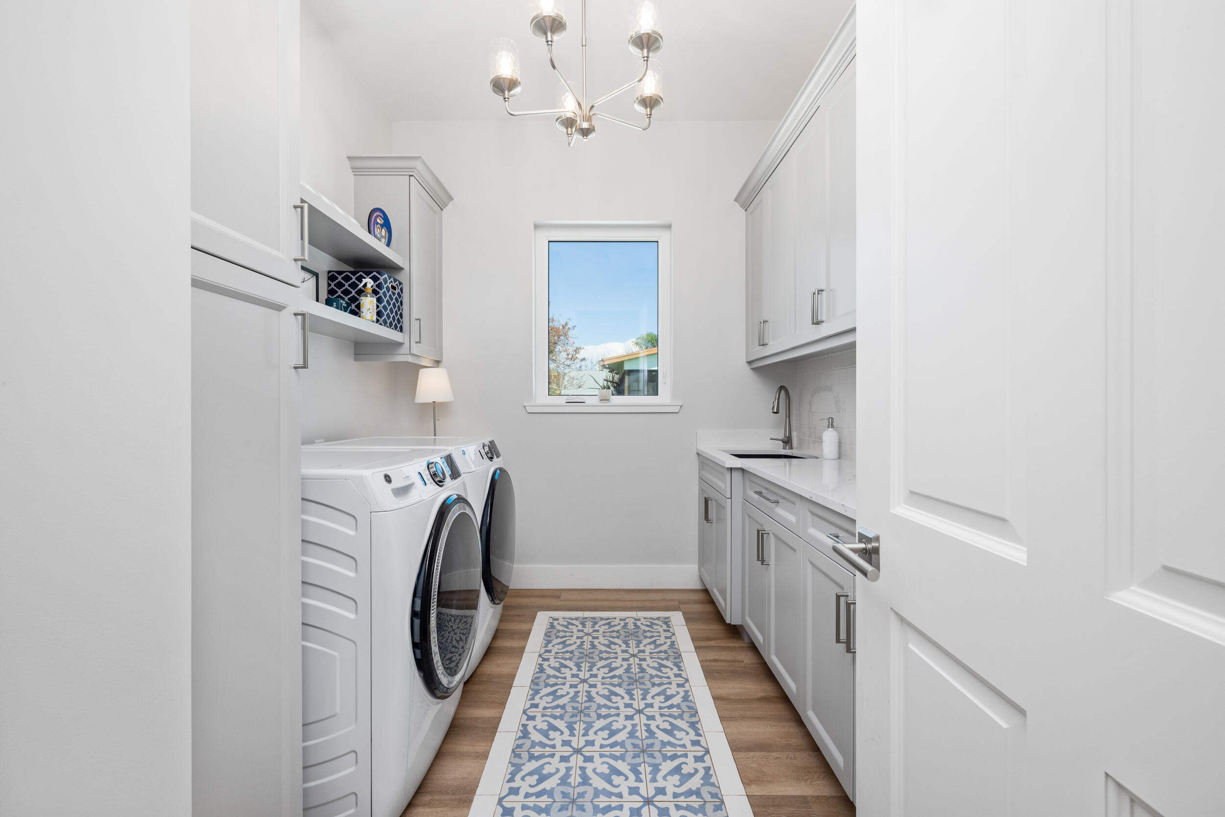 TALL PINES - Residential