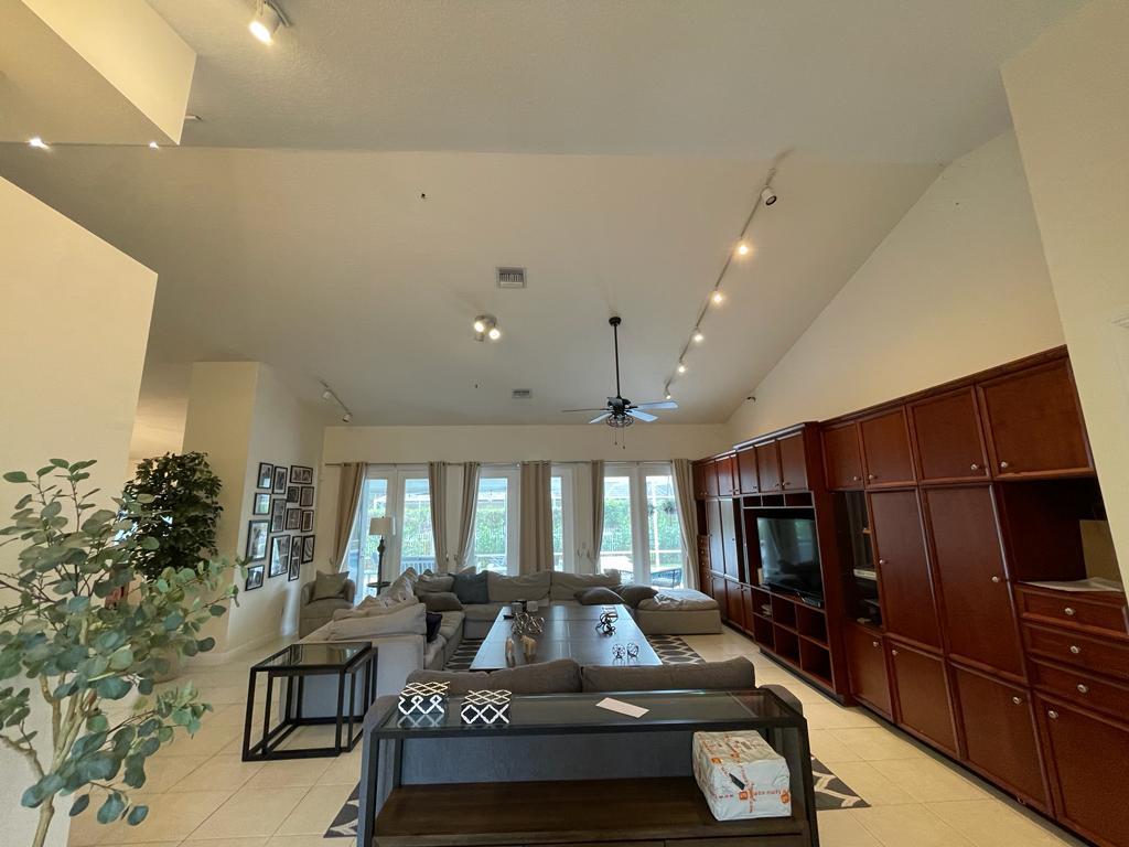 RIVER VISTA SUBDIVISION R - Residential