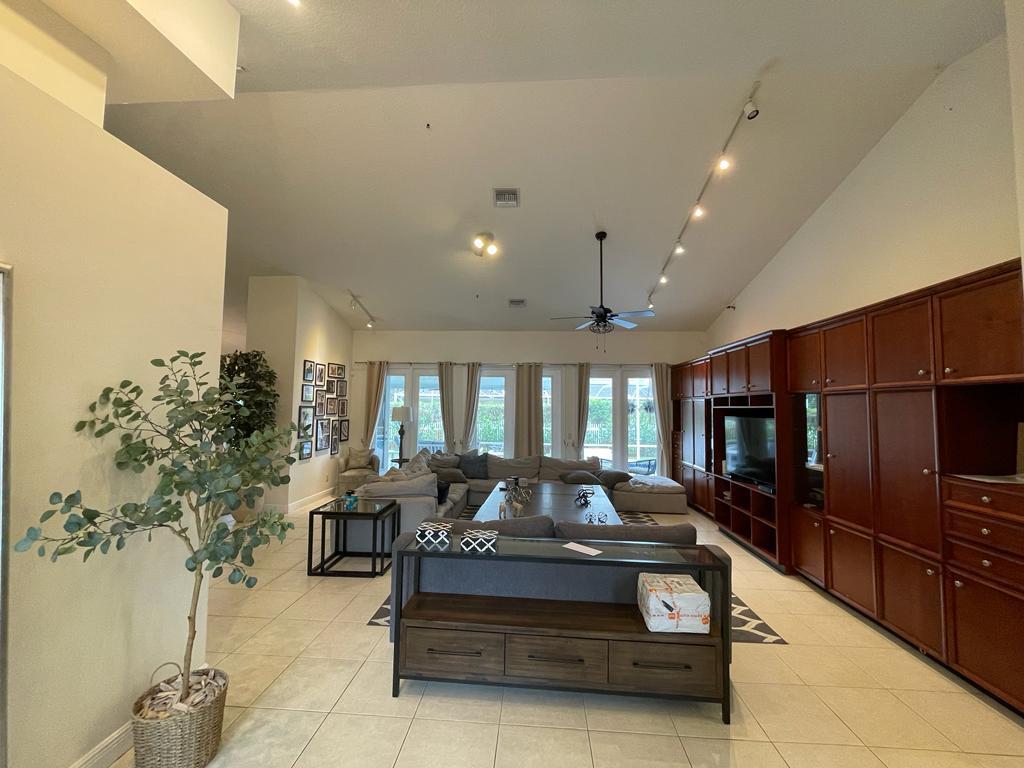 RIVER VISTA SUBDIVISION R - Residential