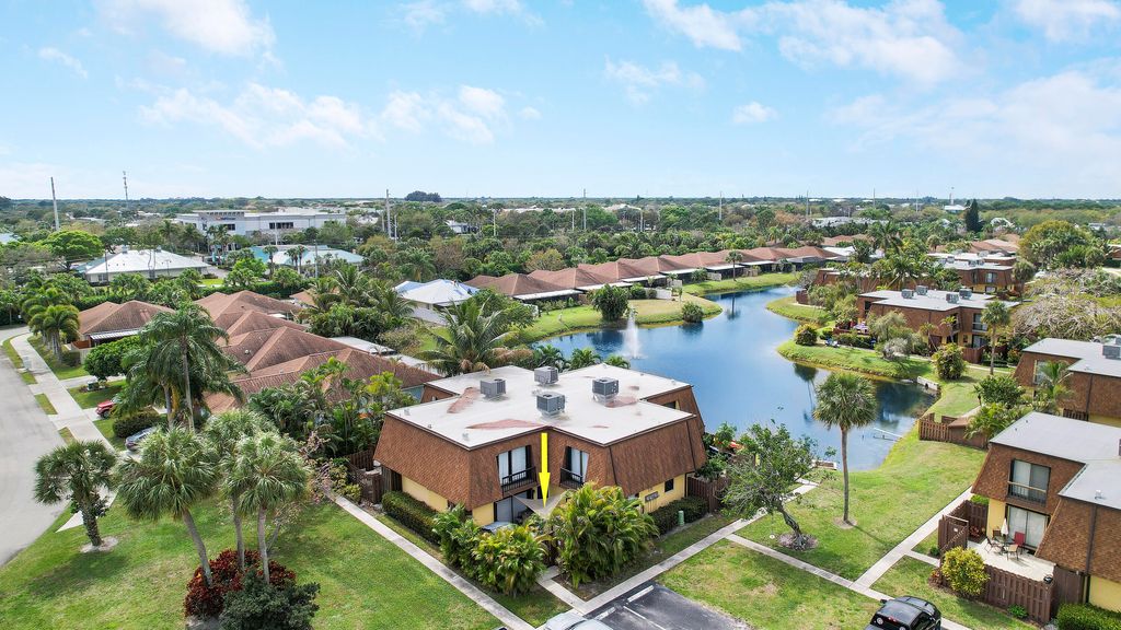 Photo of 110 N Delaware Boulevard #10c, Jupiter, FL 33458 (MLS # B26002043)