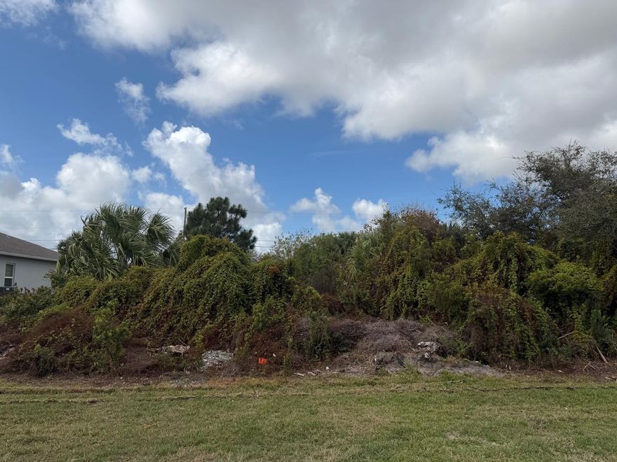SIDE BY SIDE 125 X 80 LOT ALSO AVAILABLE (MLS # RX-11169737). LOCATED IN A GREAT RESIDENTIAL NEIGHBORHOOD NEAR CROSSTOWN AND ABUNDANT SHOPPING.