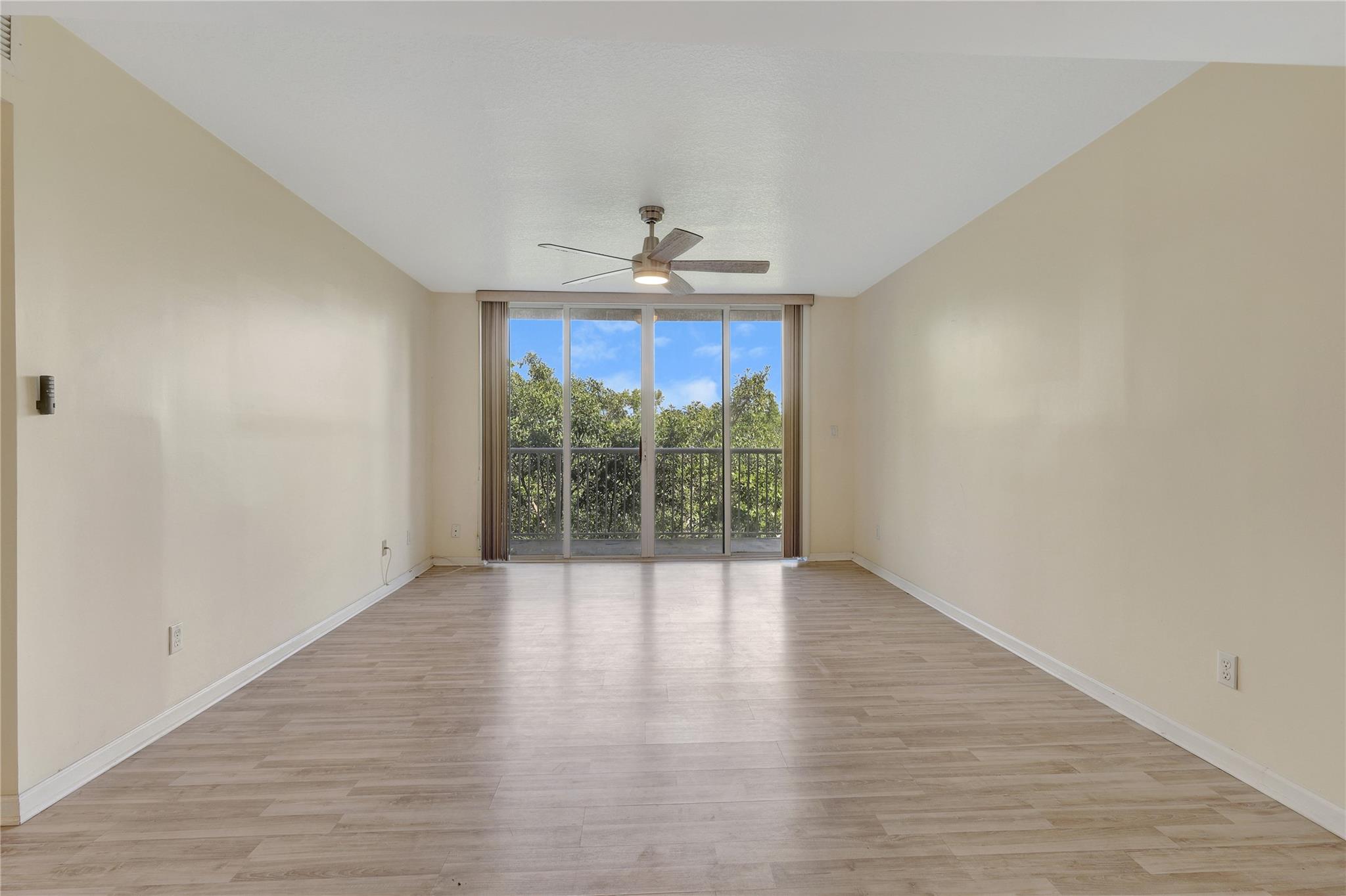 SHERIDAN BEACH CLUB NO 3 - Residential Lease