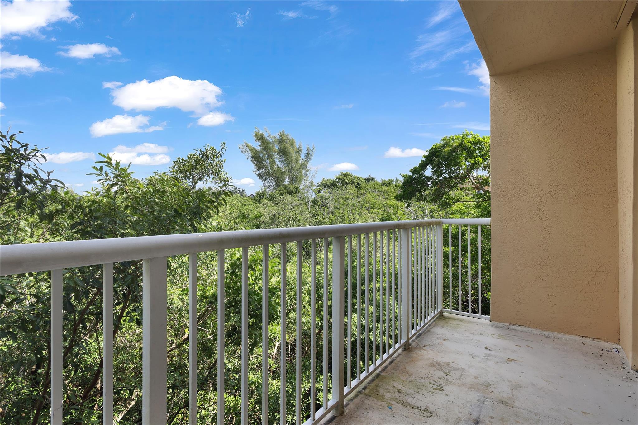 SHERIDAN BEACH CLUB NO 3 - Residential Lease
