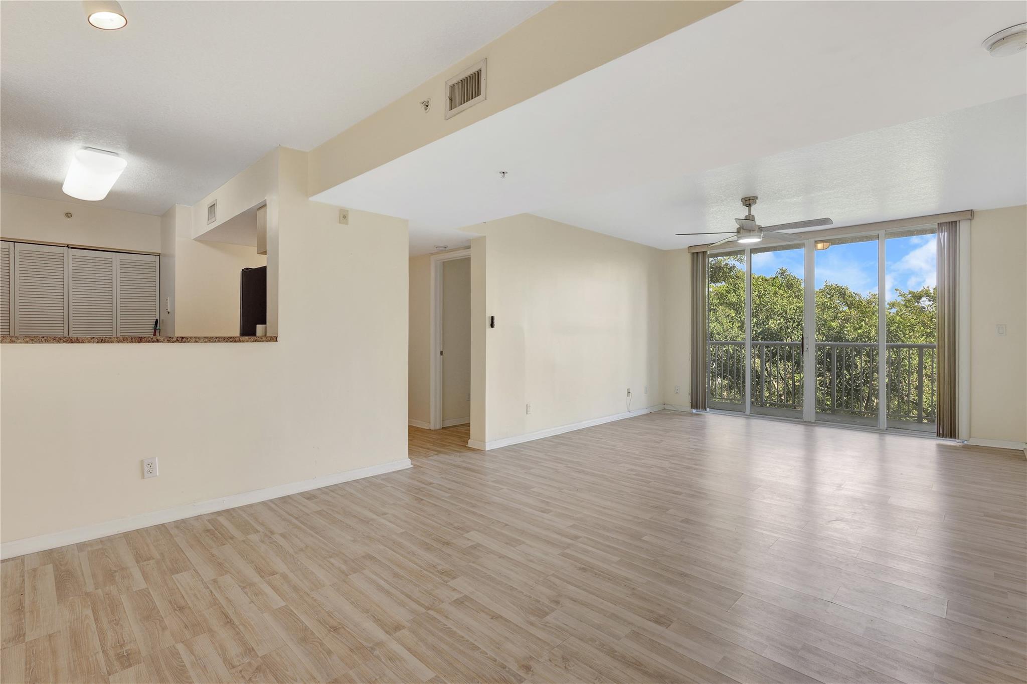 SHERIDAN BEACH CLUB NO 3 - Residential Lease