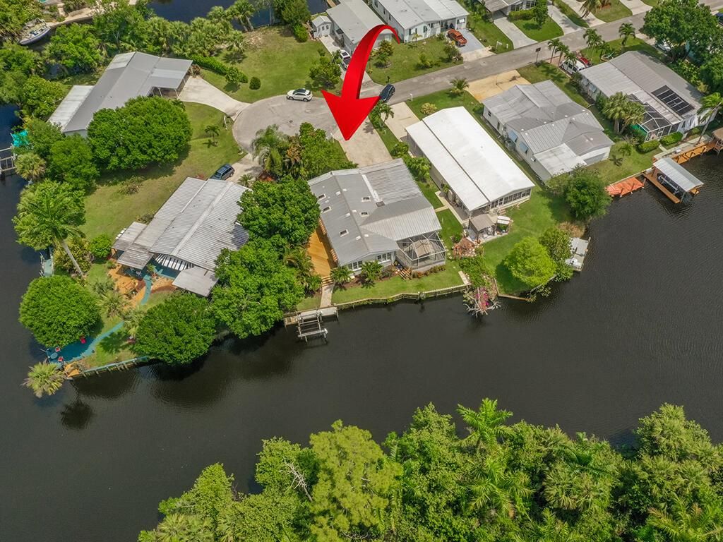 Photo of 112 SE Paradise Place Pl, Stuart, FL 34997 (MLS # R10785784)