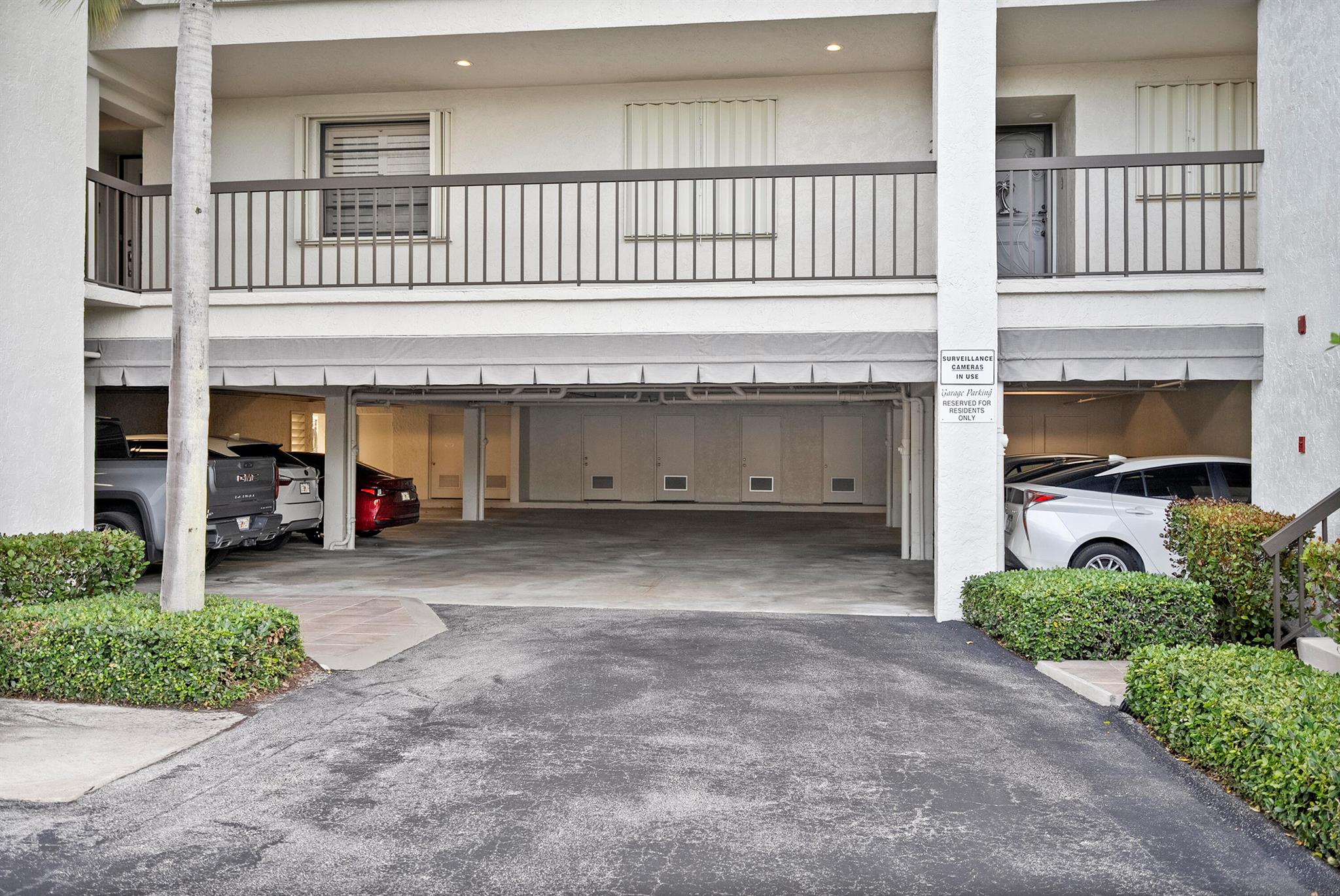 415 NORTH RIVER DRIVE CON - Residential