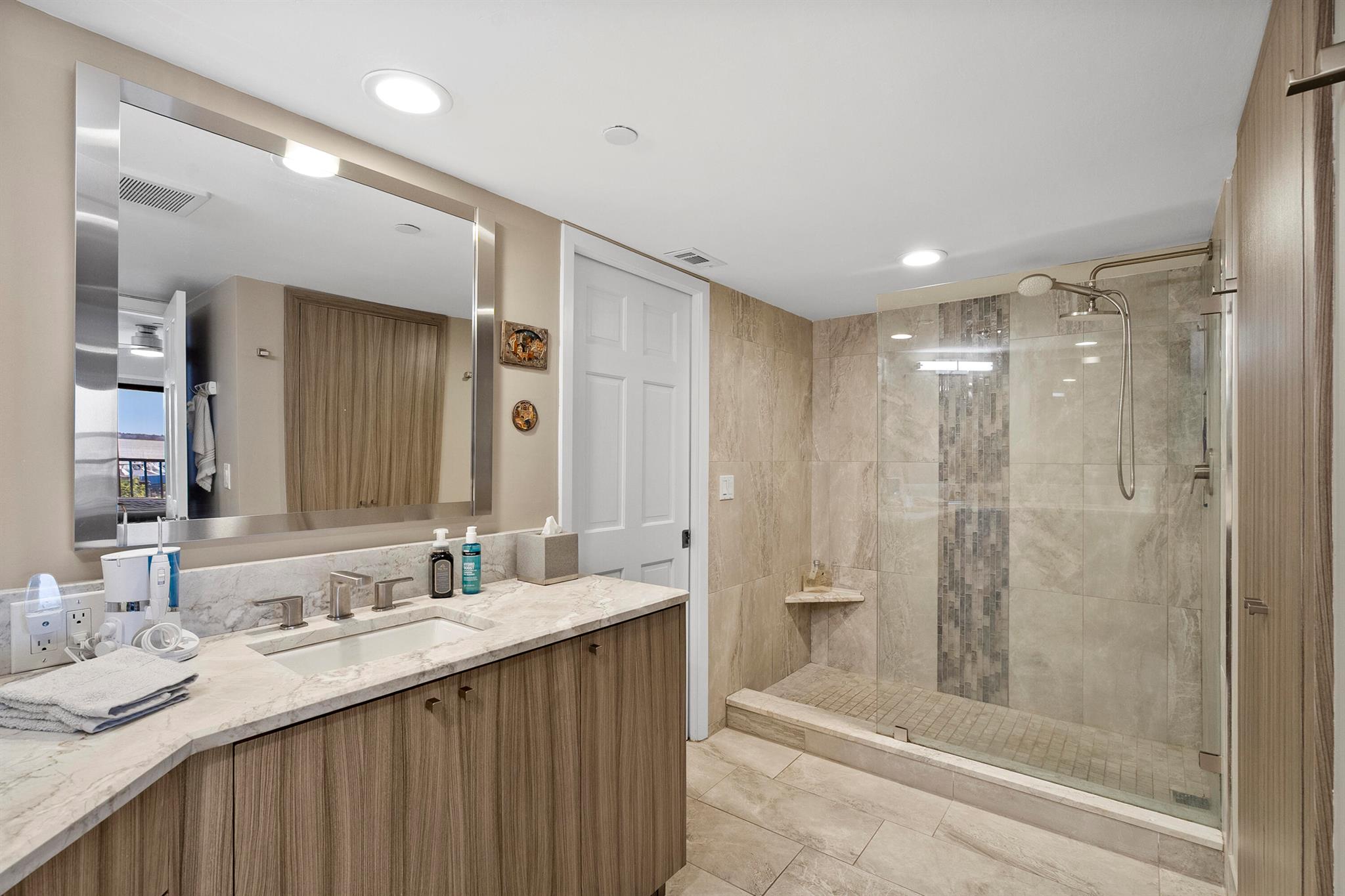 415 NORTH RIVER DRIVE CON - Residential