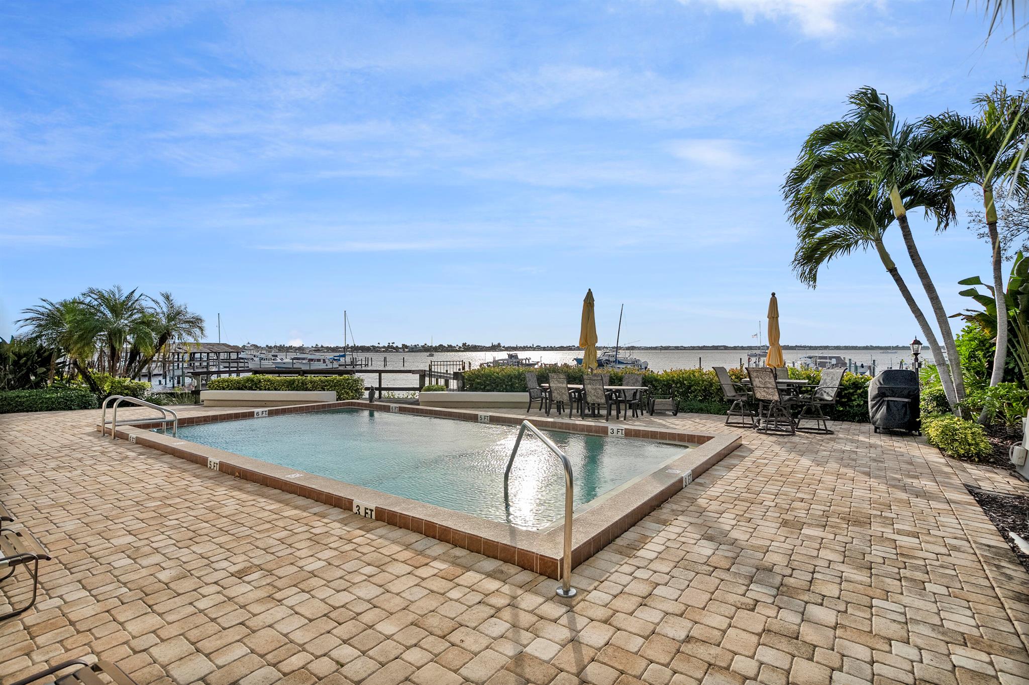 415 NORTH RIVER DRIVE CON - Residential