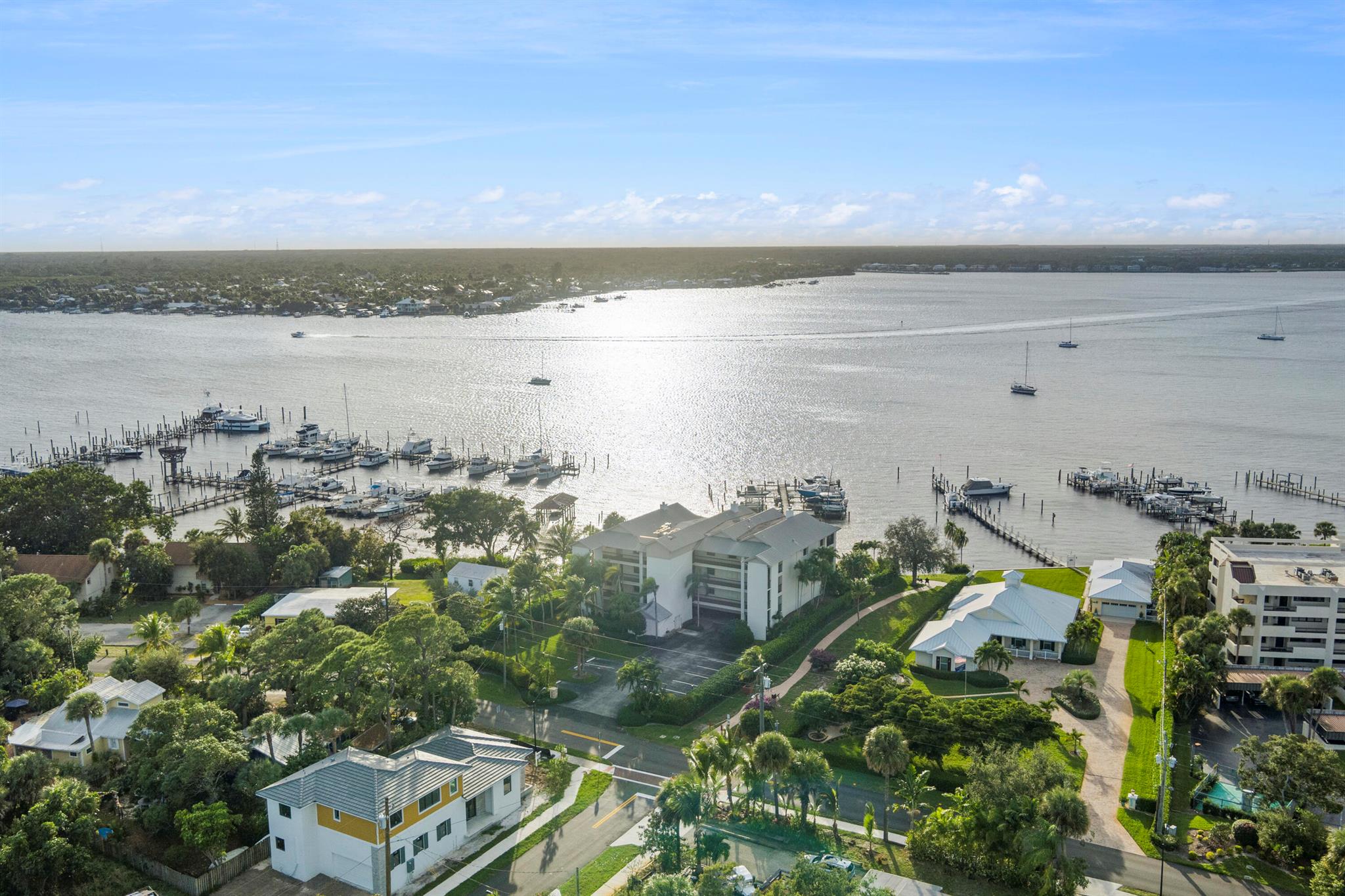 415 NORTH RIVER DRIVE CON - Residential