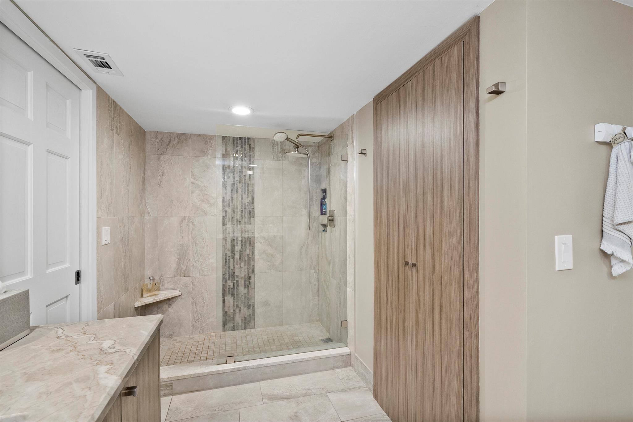 415 NORTH RIVER DRIVE CON - Residential