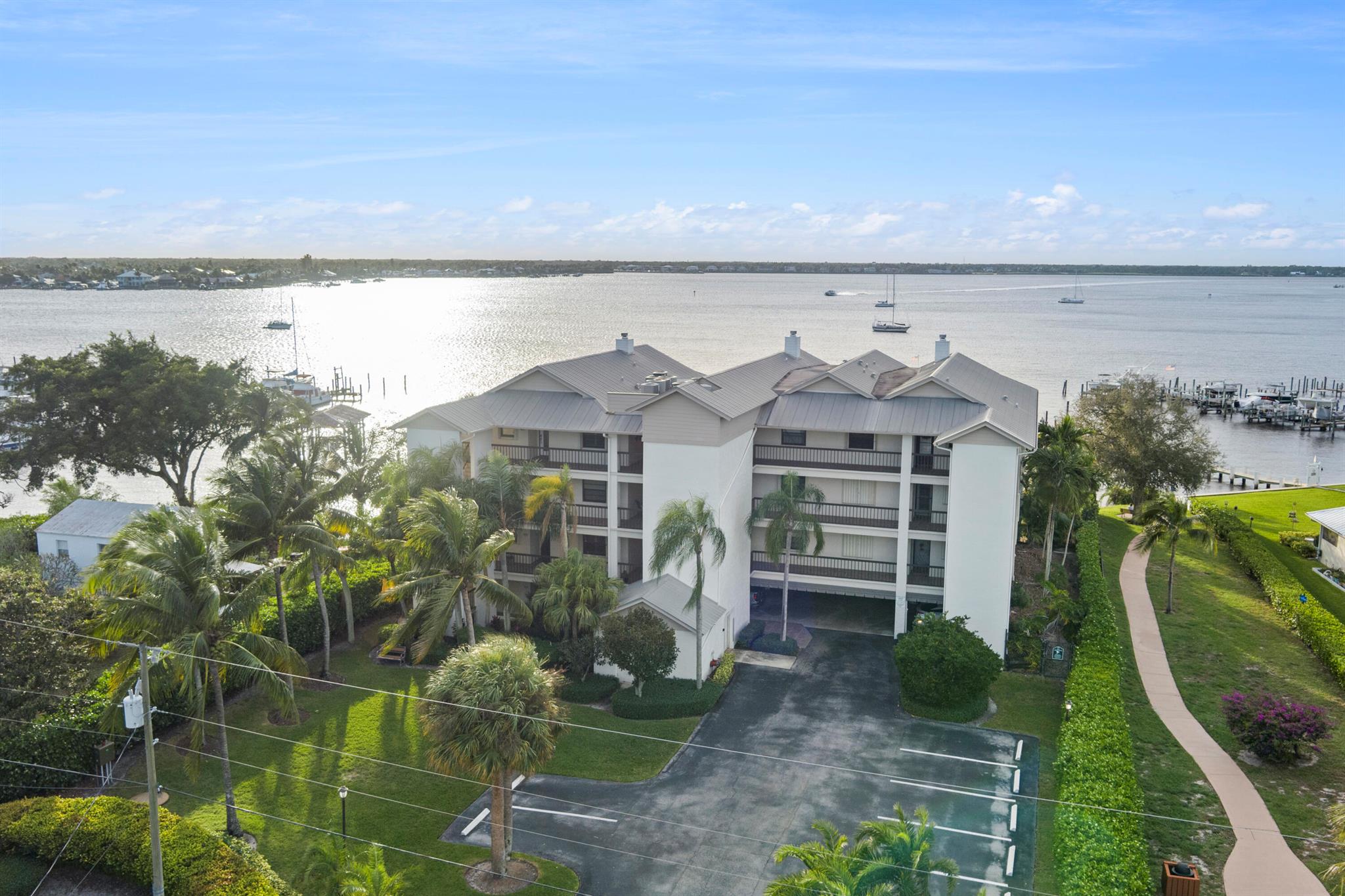 415 NORTH RIVER DRIVE CON - Residential