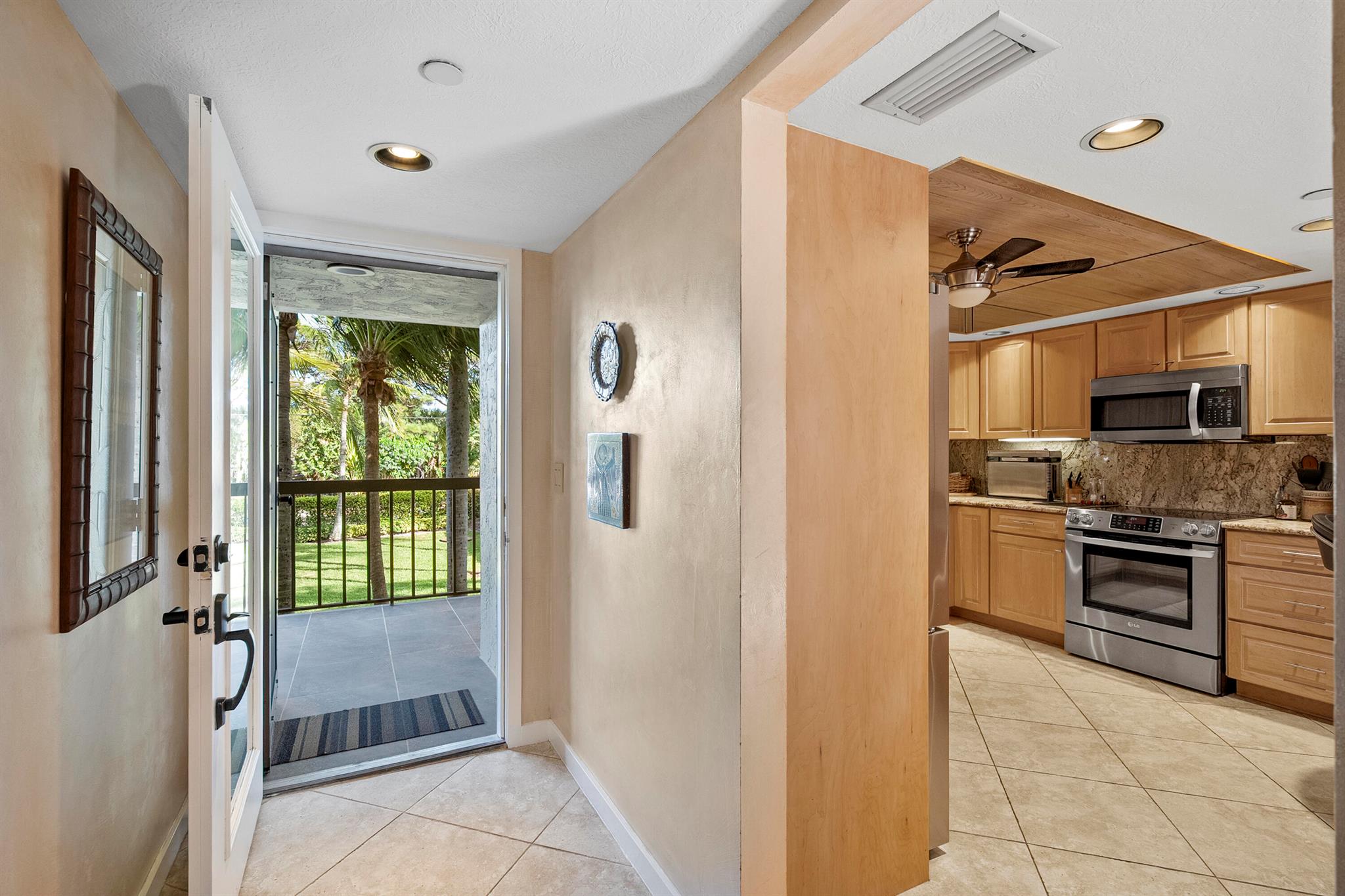 415 NORTH RIVER DRIVE CON - Residential