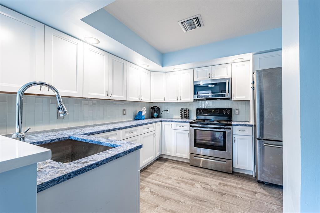 CROSSWINDS AT RIVER BRIDGE CONDO - Residential