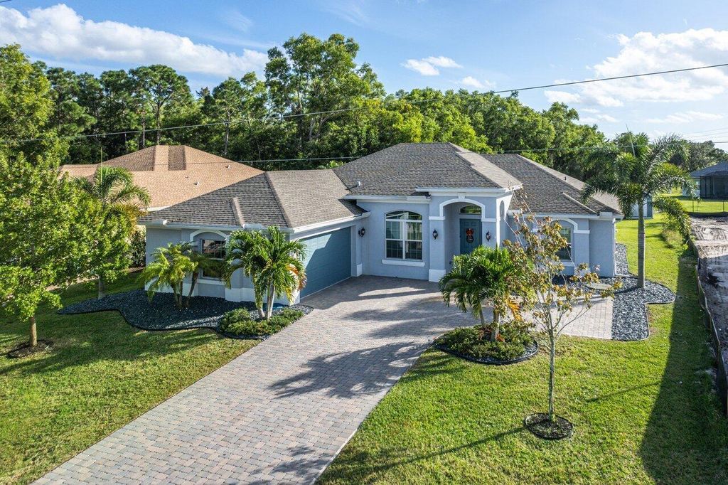 Photo of 364 SW Saginaw Avenue, Port Saint Lucie, FL 34953 (MLS # R10938254)