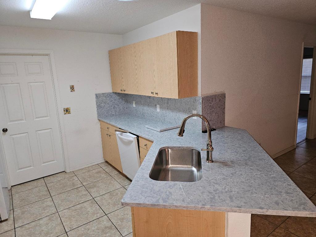 Spanish Lakes Riverfront - Residential