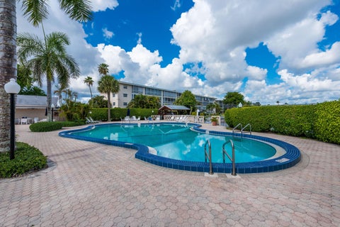Tiny photo for 2615 Garden Drive N #307, Lake Worth, FL 33461 (MLS # B26048410)