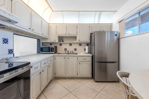 Tiny photo for 2615 Garden Drive N #307, Lake Worth, FL 33461 (MLS # B26048410)